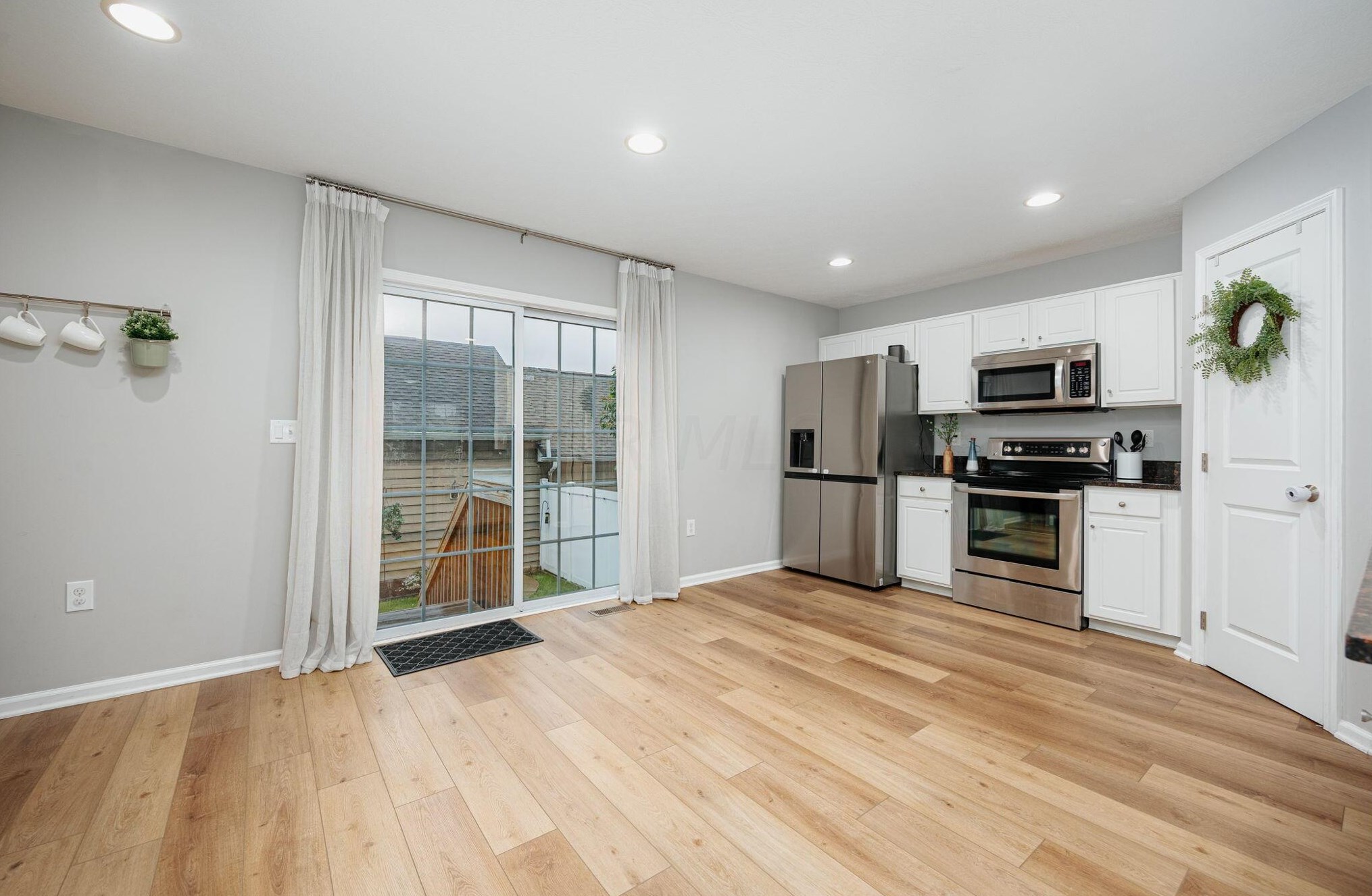 5336 Rustic Falls Dr, Dublin OH  43016-6349 exterior