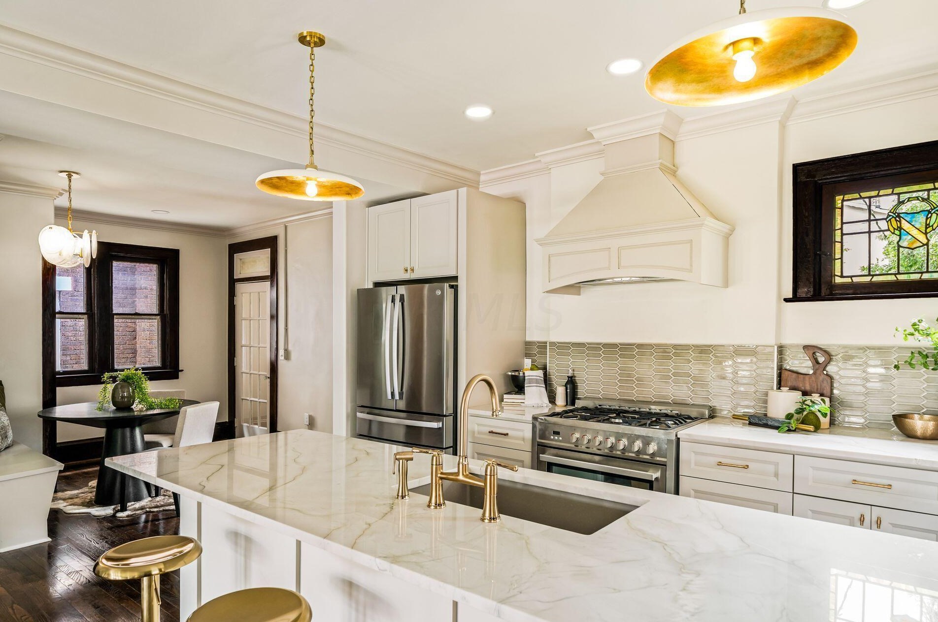 1663 Bryden Rd, Columbus OH  43205-2121 exterior