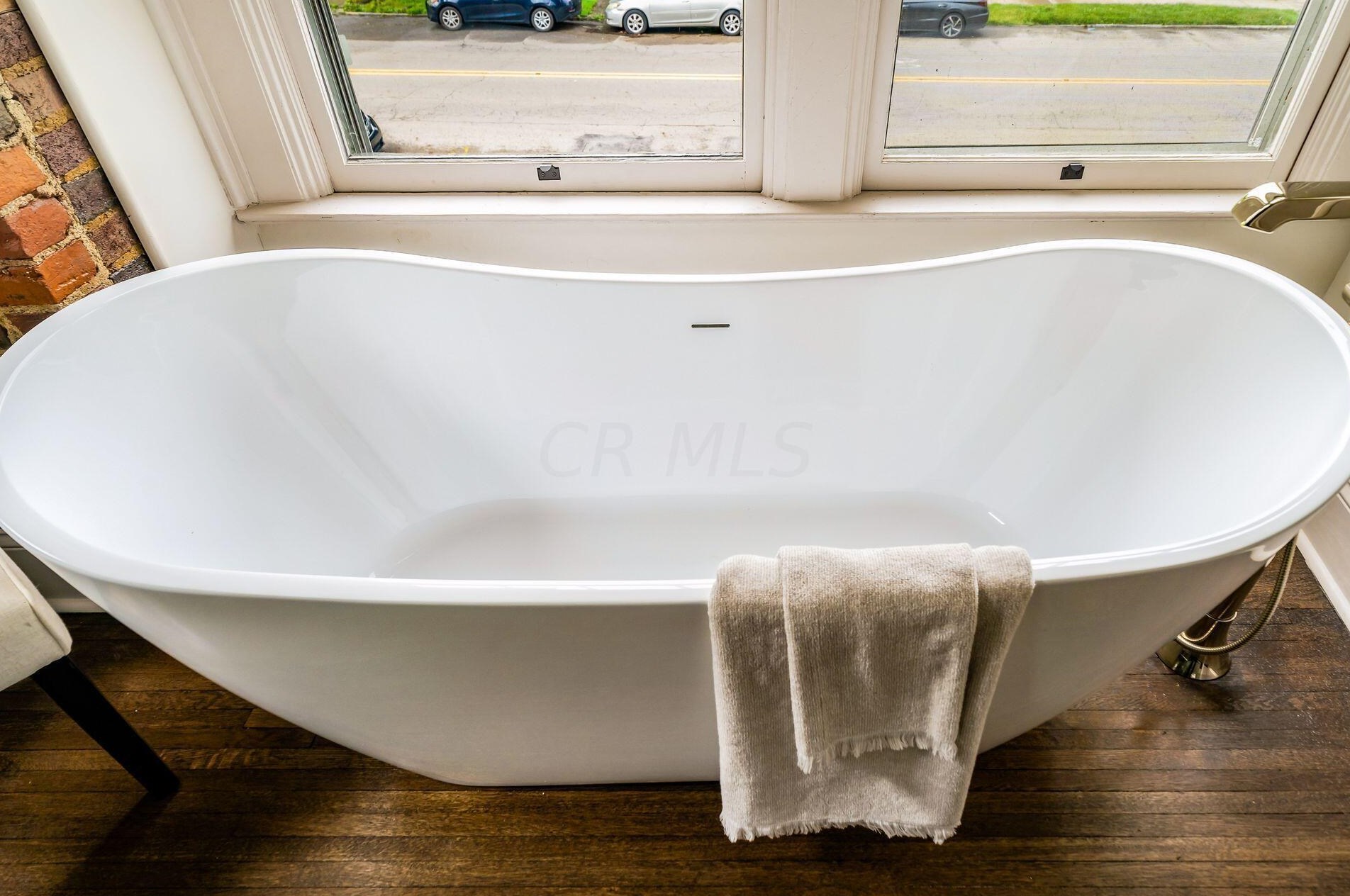 1663 Bryden Rd, Columbus OH  43205-2121 exterior