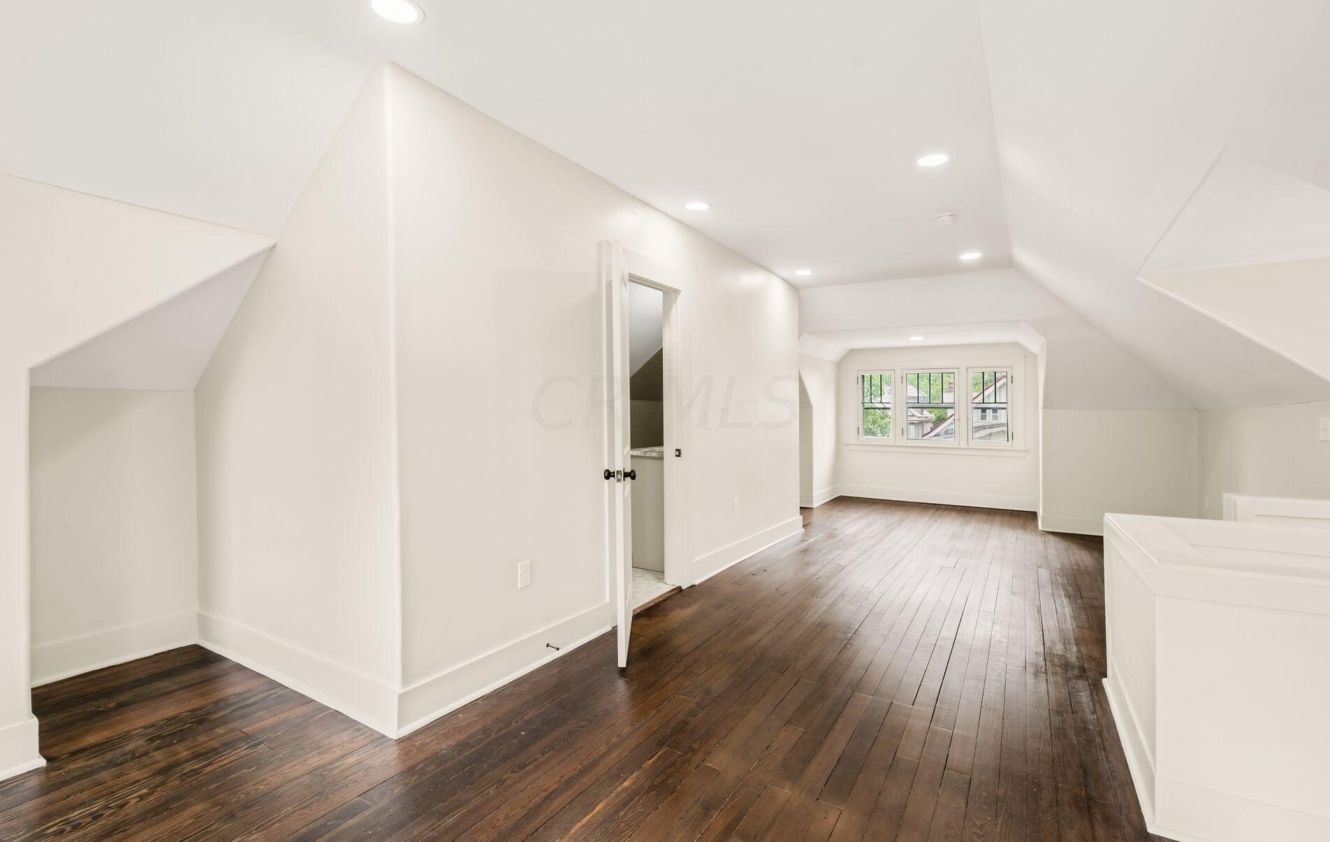 1663 Bryden Rd, Columbus OH  43205-2121 exterior