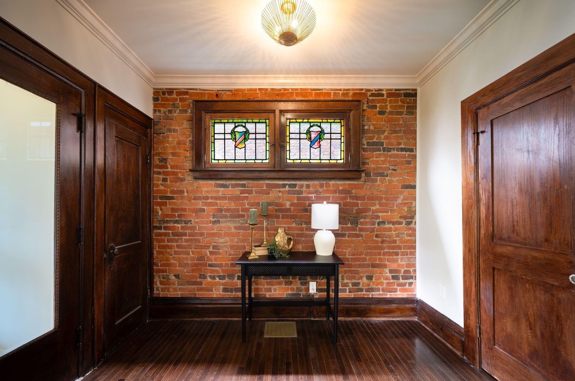 1663 Bryden Rd, Columbus OH  43205-2121 exterior