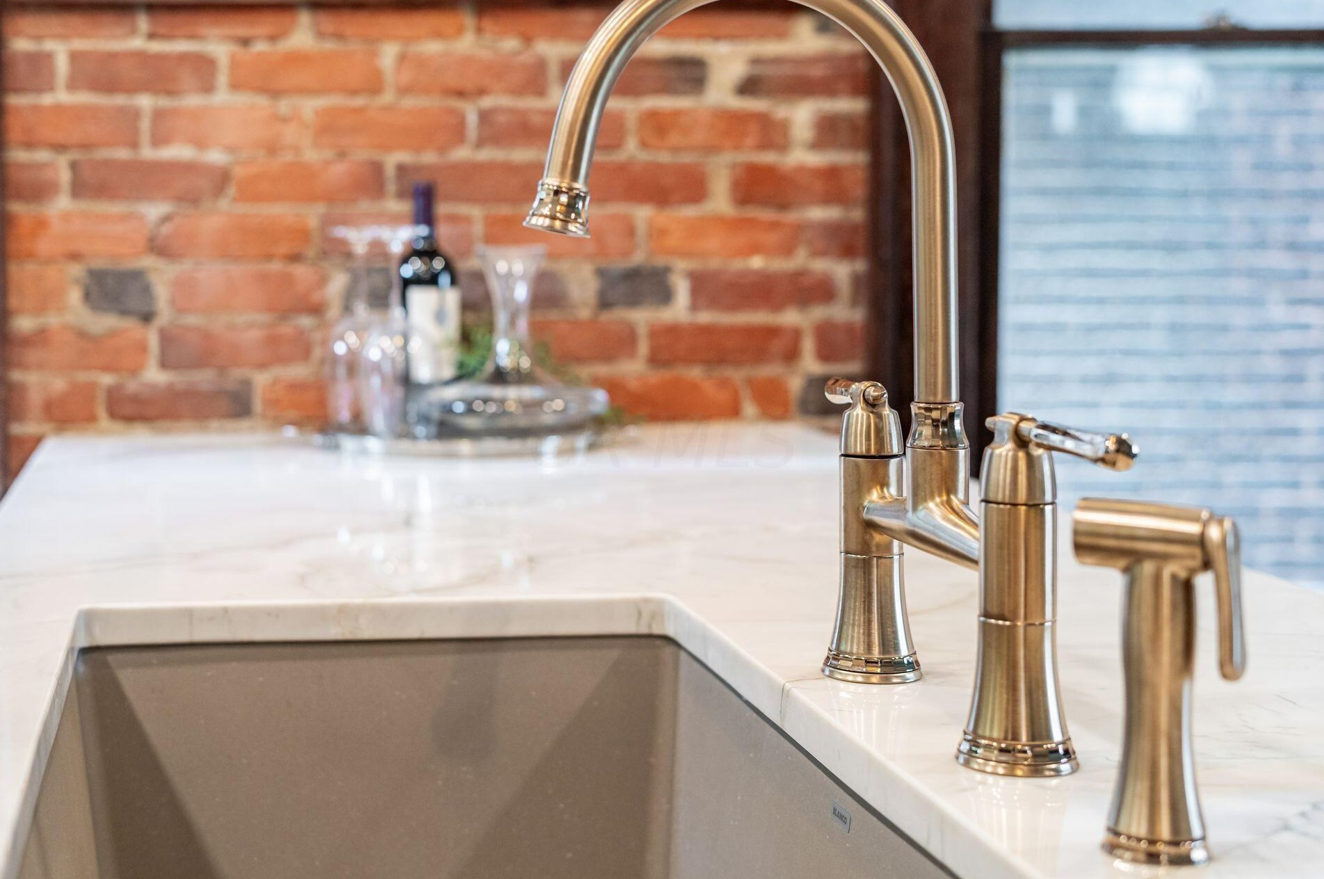 1663 Bryden Rd, Columbus OH  43205-2121 exterior