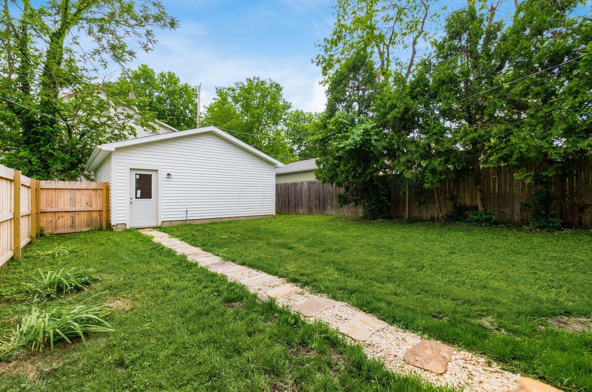 1663 Bryden Rd, Columbus OH  43205-2121 exterior