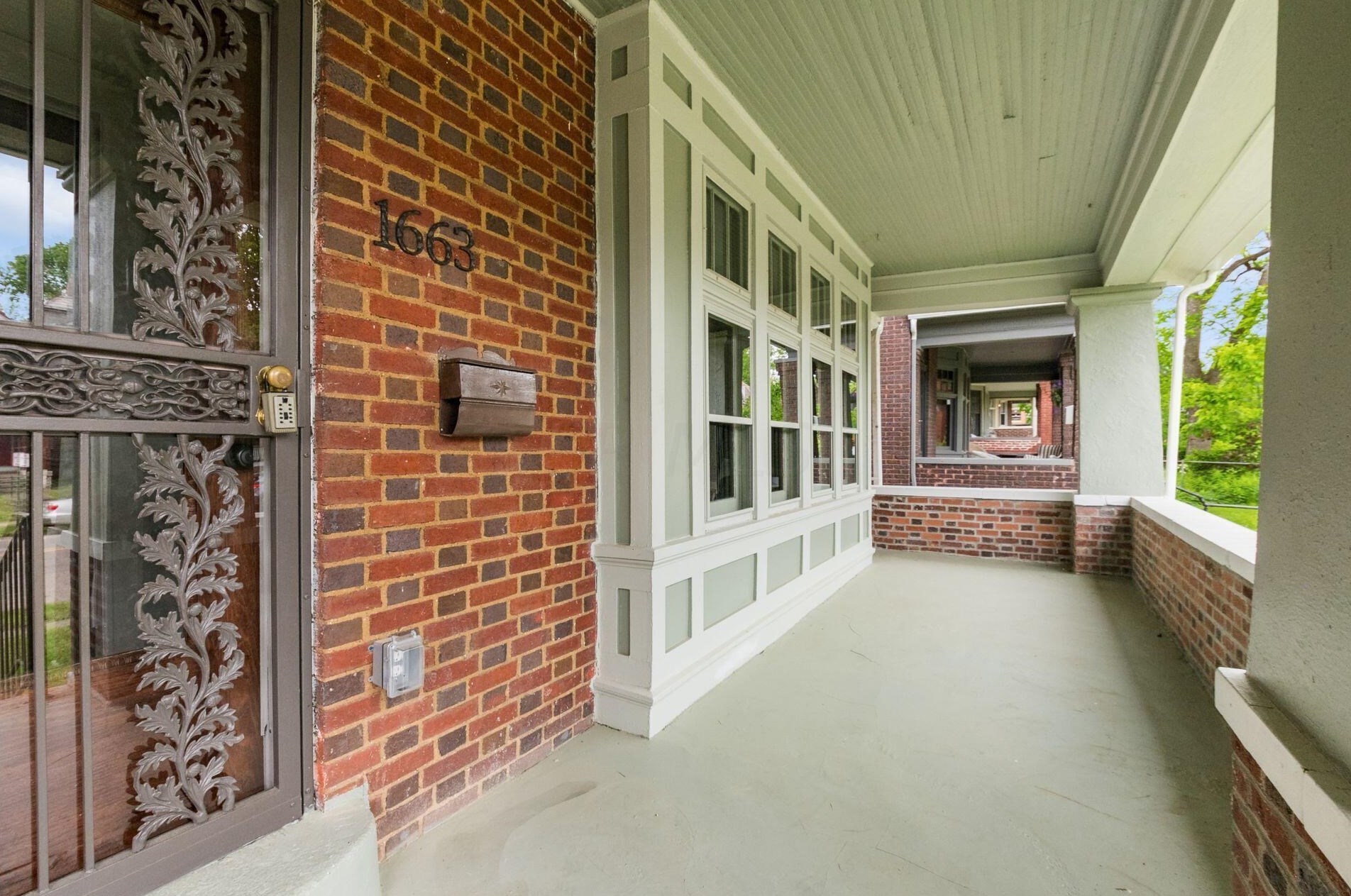 1663 Bryden Rd, Columbus OH  43205-2121 exterior