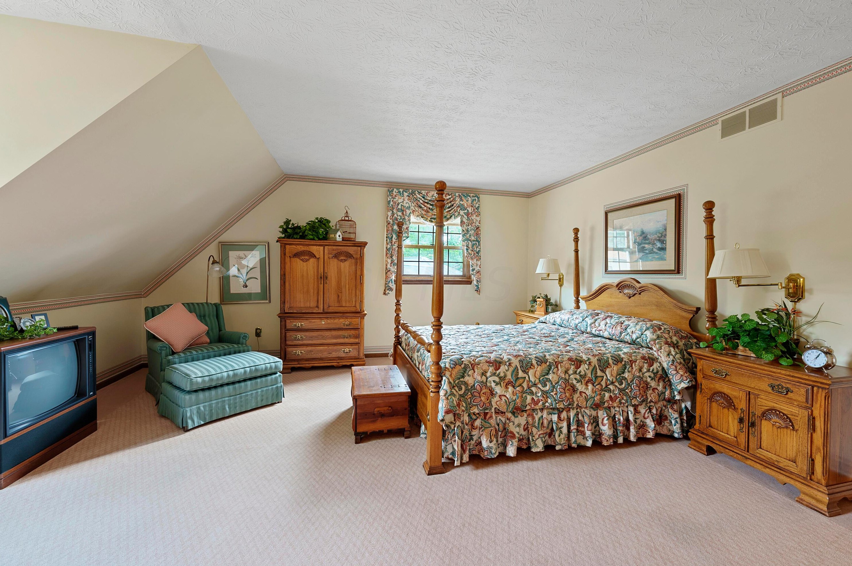 1810 Scott Glen Ct, Columbus OH exterior