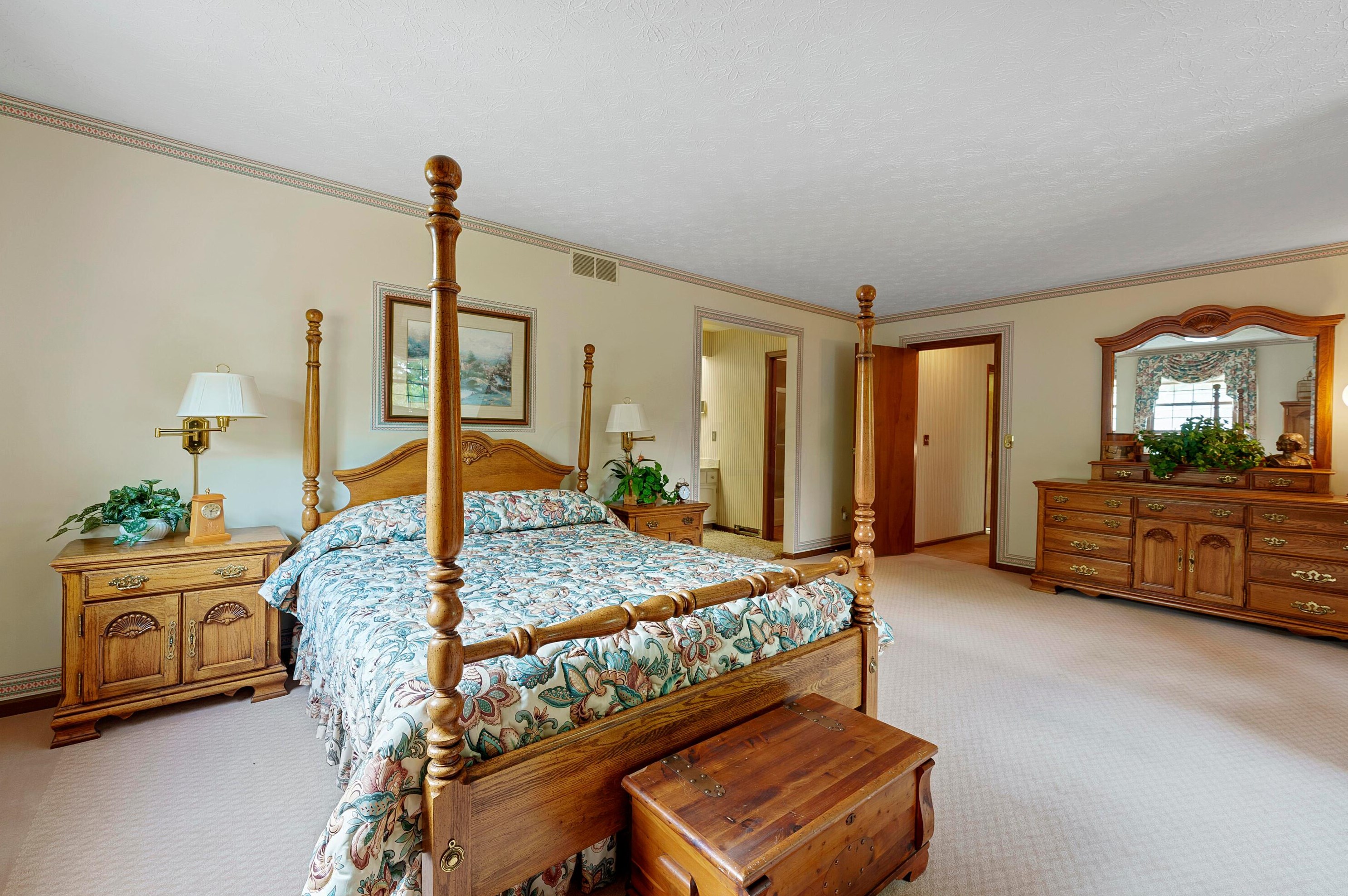 1810 Scott Glen Ct, Columbus OH exterior