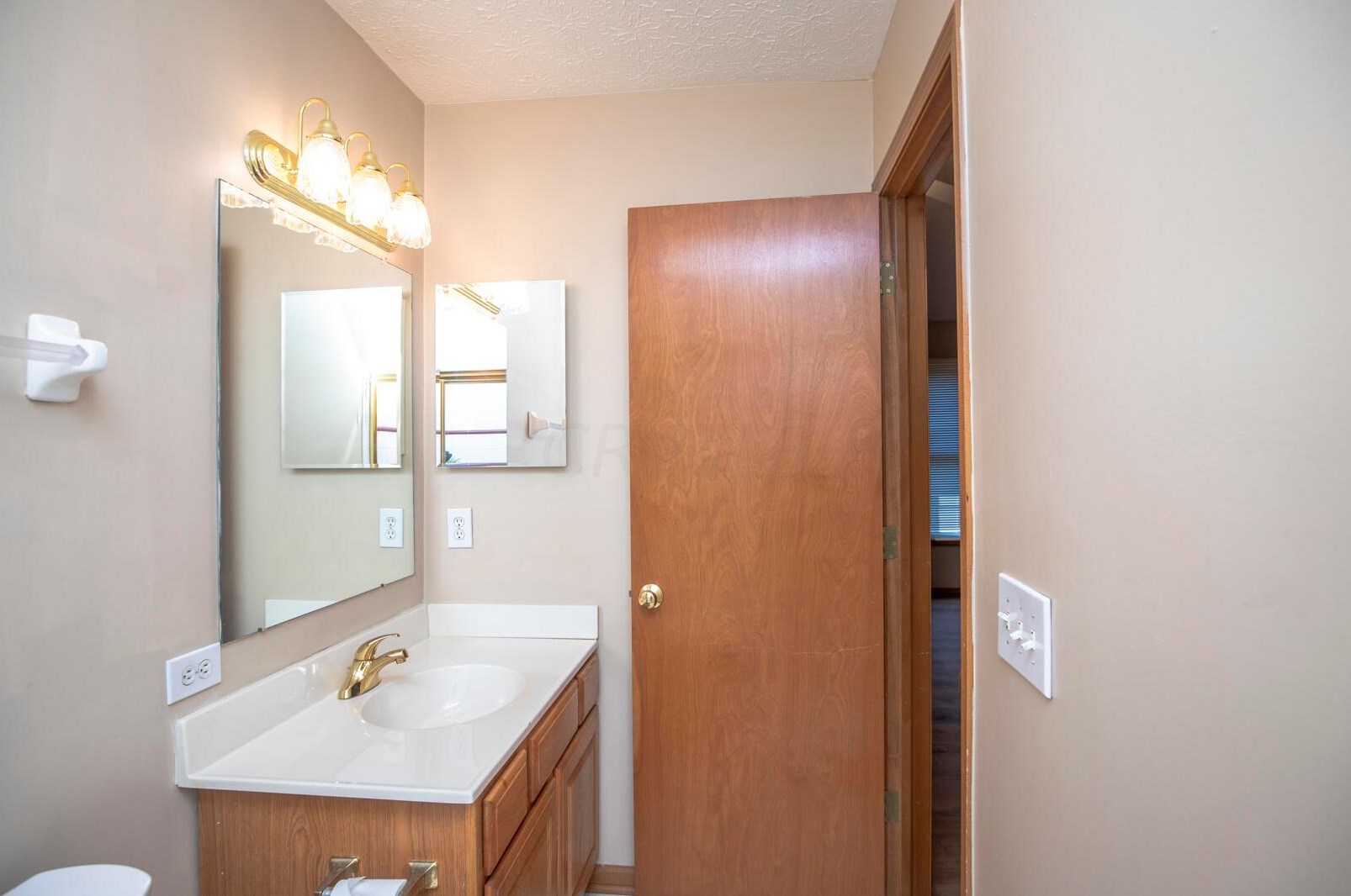 3503 Blendon Bnd Way, Columbus OH 43231-4995 exterior