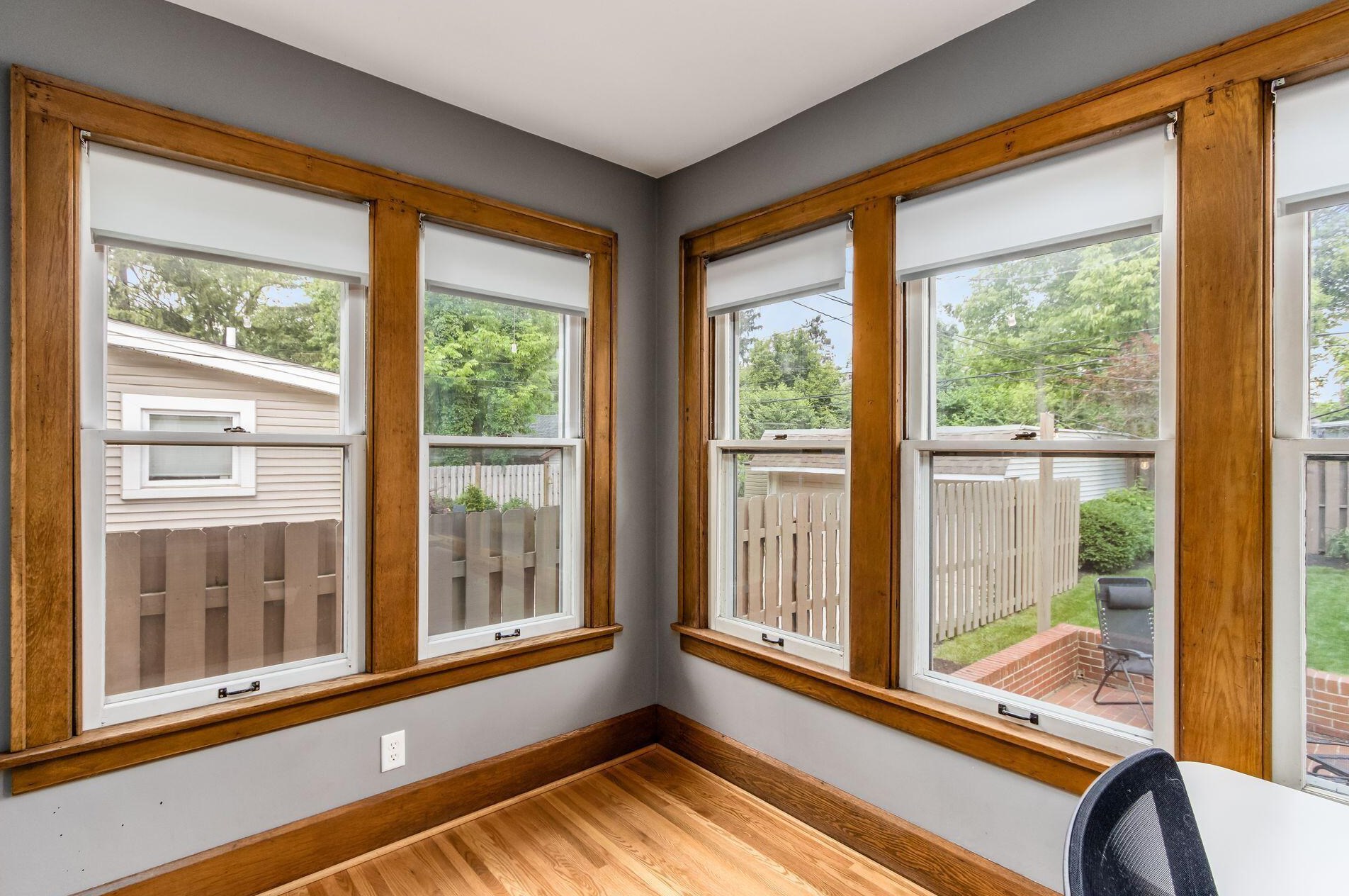 260 Kenworth Rd, Columbus OH  43214-4010 exterior