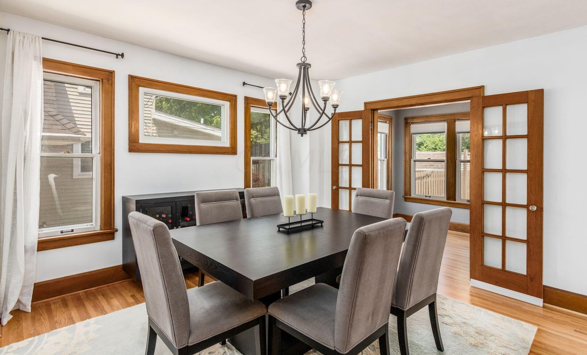 260 Kenworth Rd, Columbus OH  43214-4010 exterior