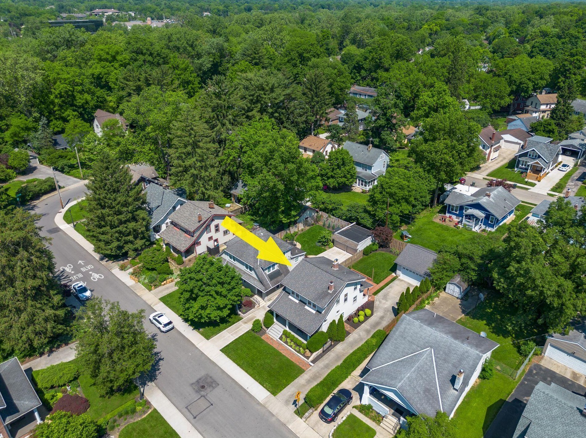 260 Kenworth Rd, Columbus OH  43214-4010 exterior