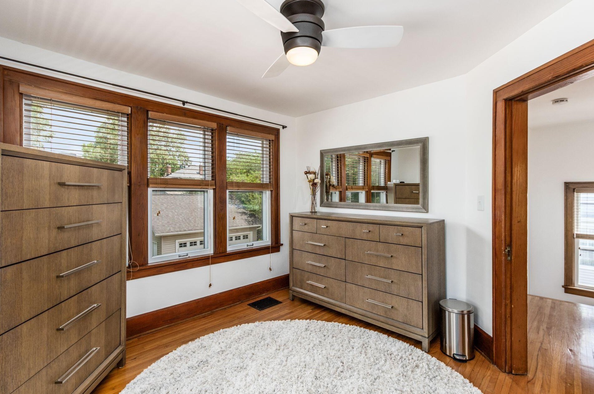 260 Kenworth Rd, Columbus OH  43214-4010 exterior