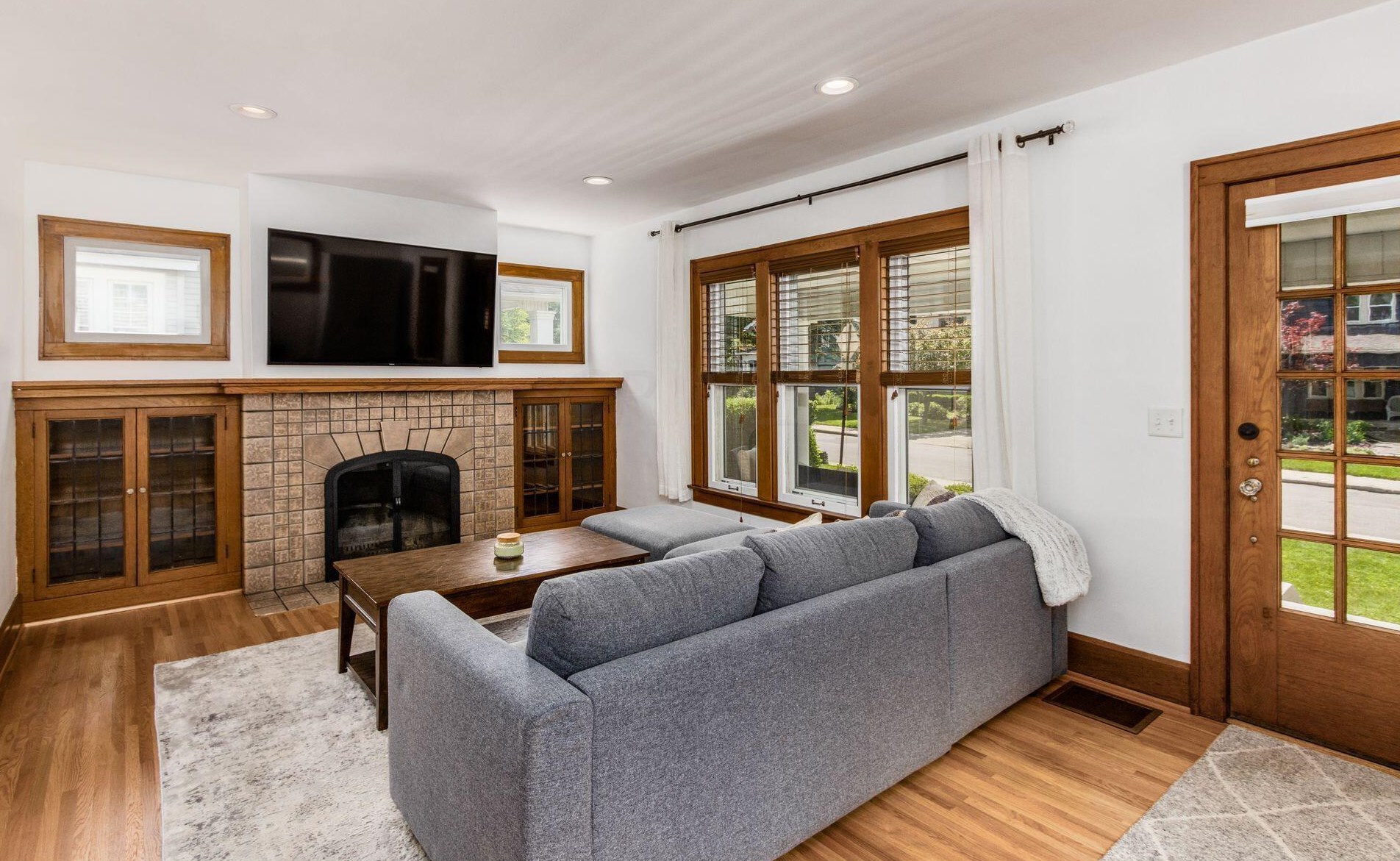 260 Kenworth Rd, Columbus OH  43214-4010 exterior