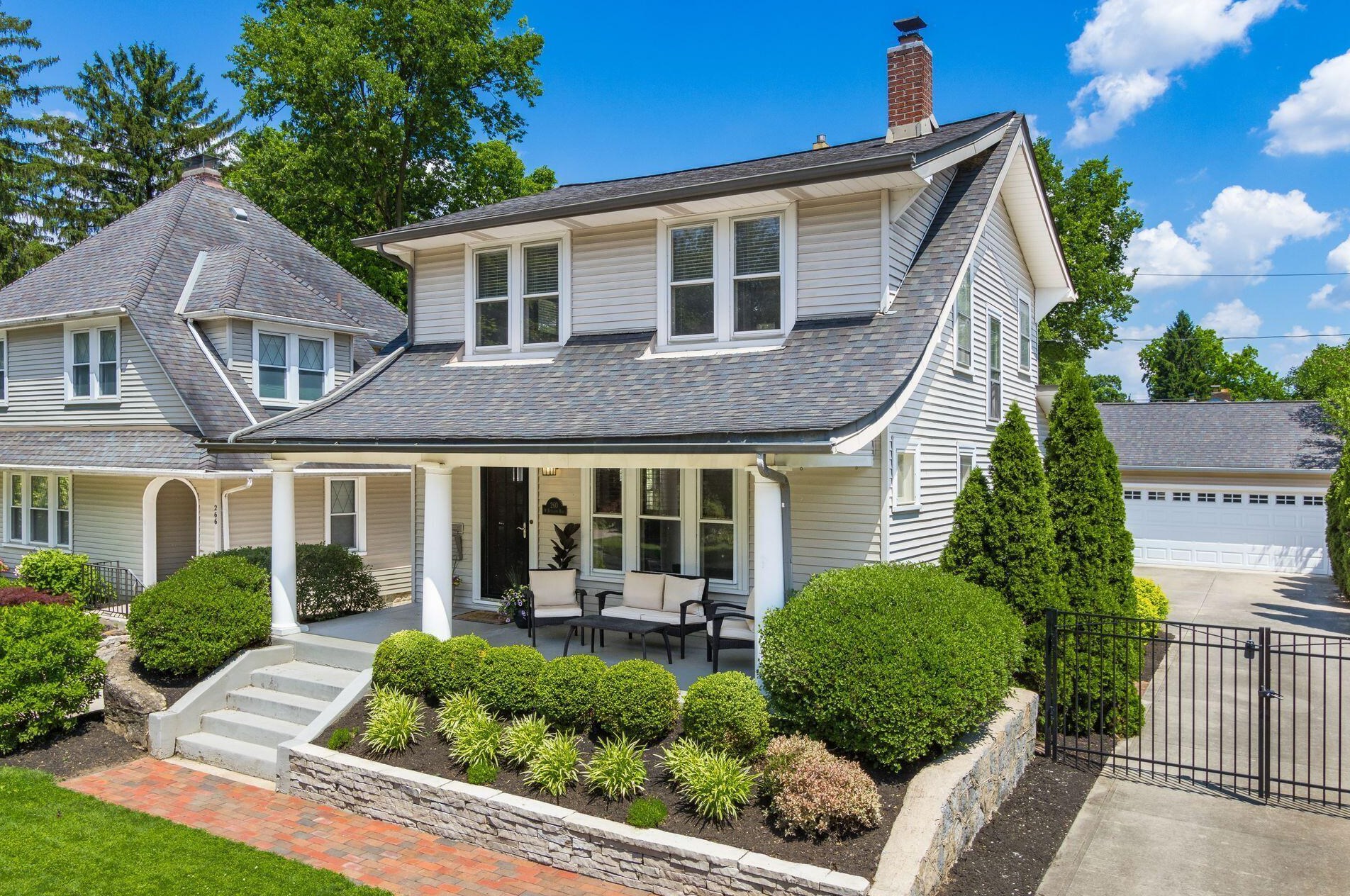 260 Kenworth Rd, Columbus OH  43214-4010 exterior