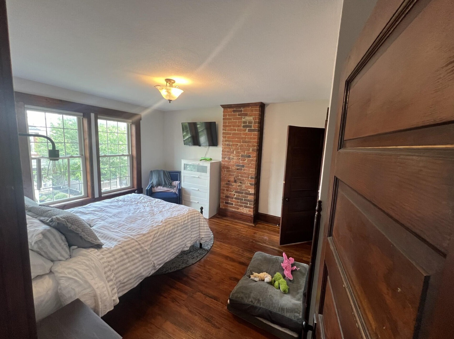 1213 Hamlet St, Columbus OH  43201-2836 exterior