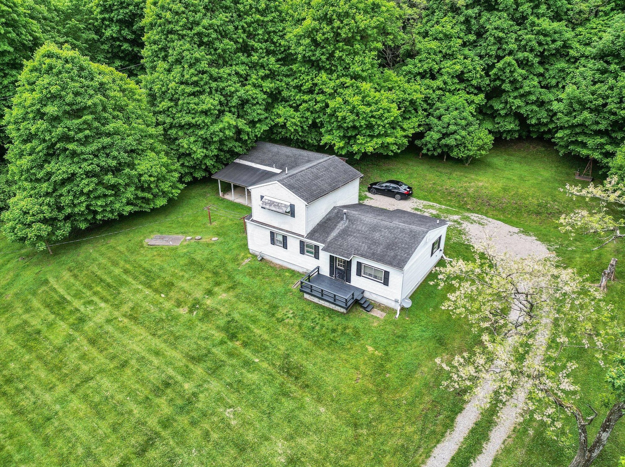 1229 Un Sta Rd, Granville OH  43023-9510 exterior