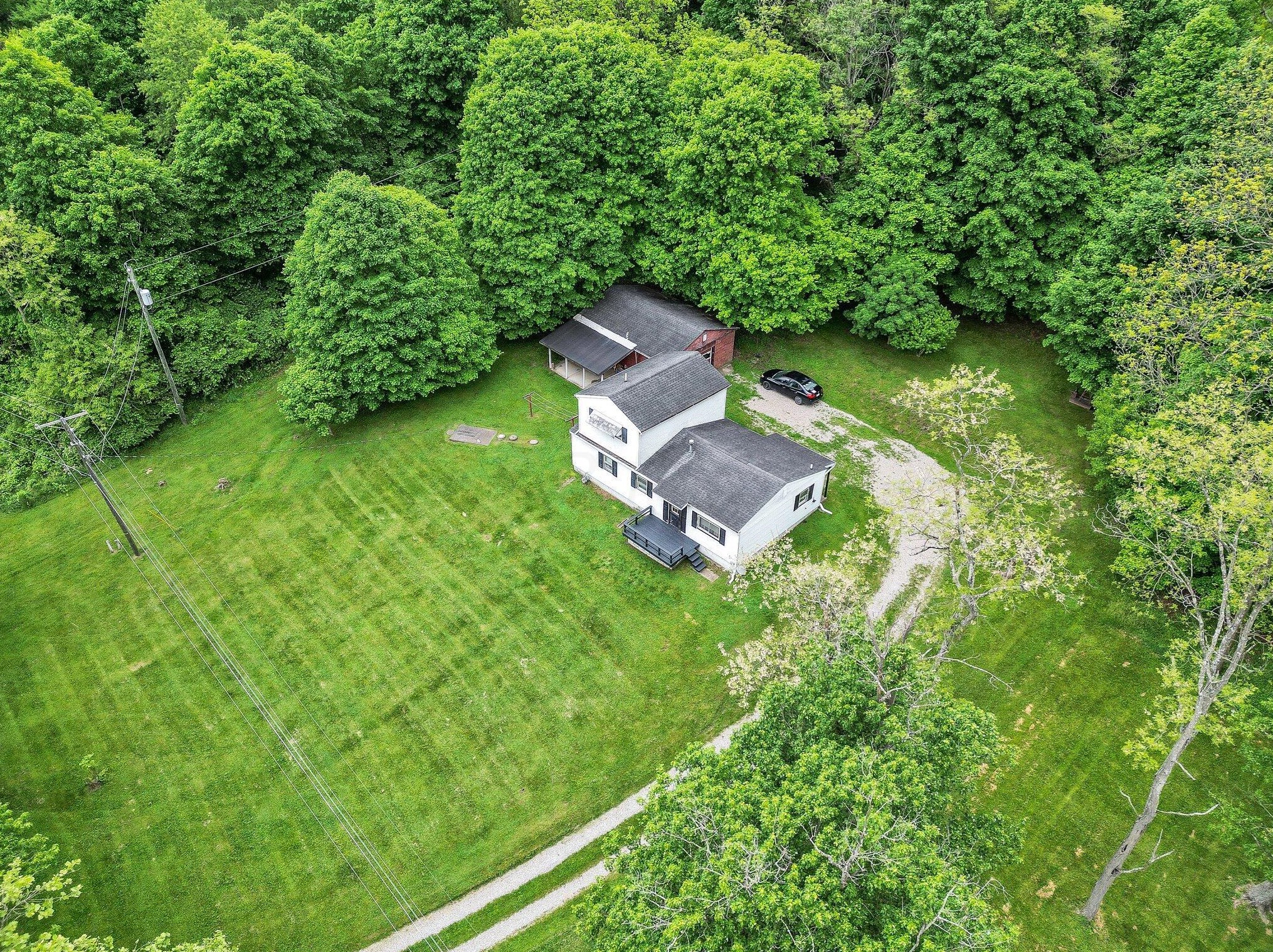 1229 Un Sta Rd, Granville OH  43023-9510 exterior