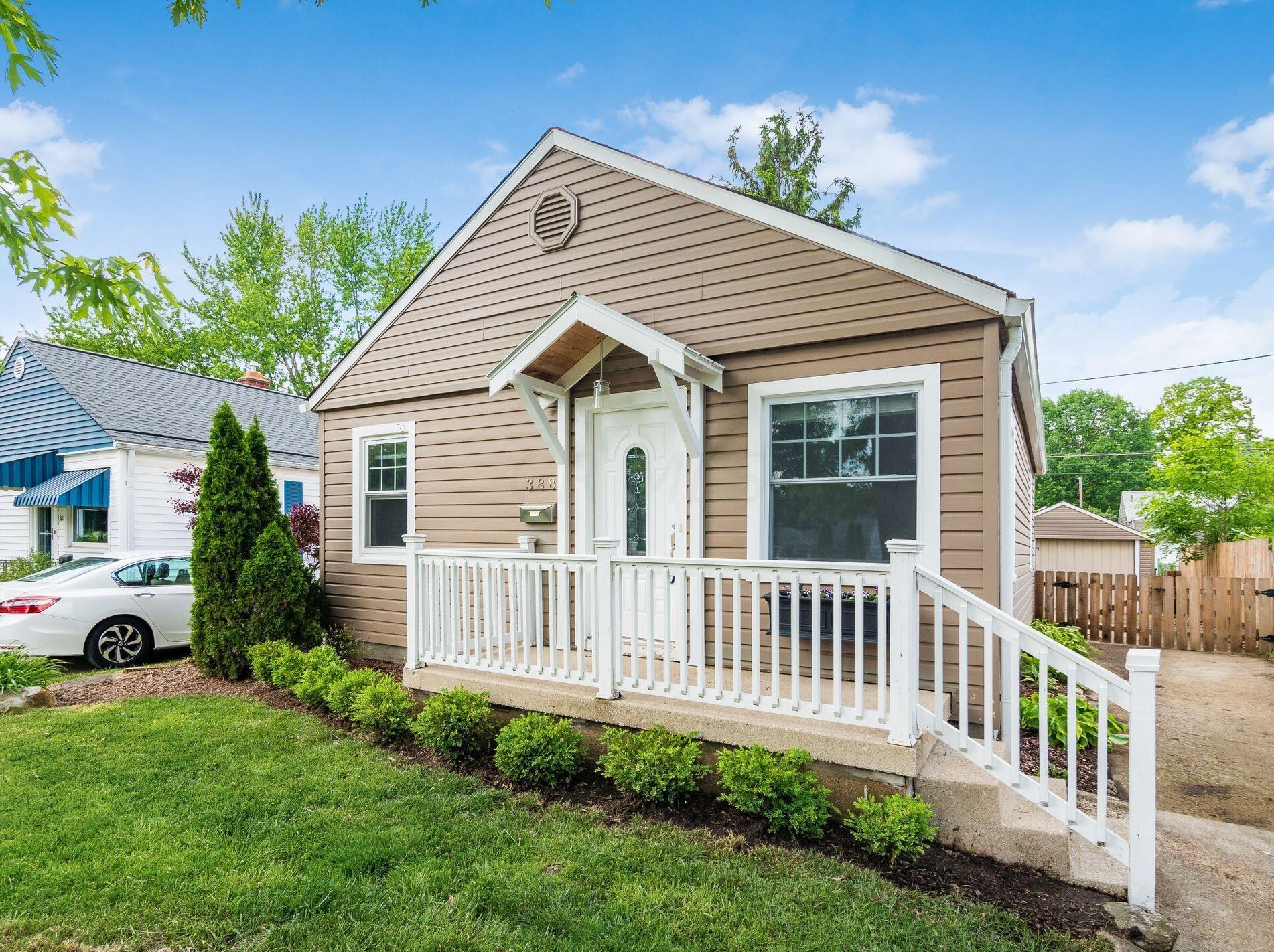 388 Royal Frst Blvd, Columbus OH  43214-1813 exterior