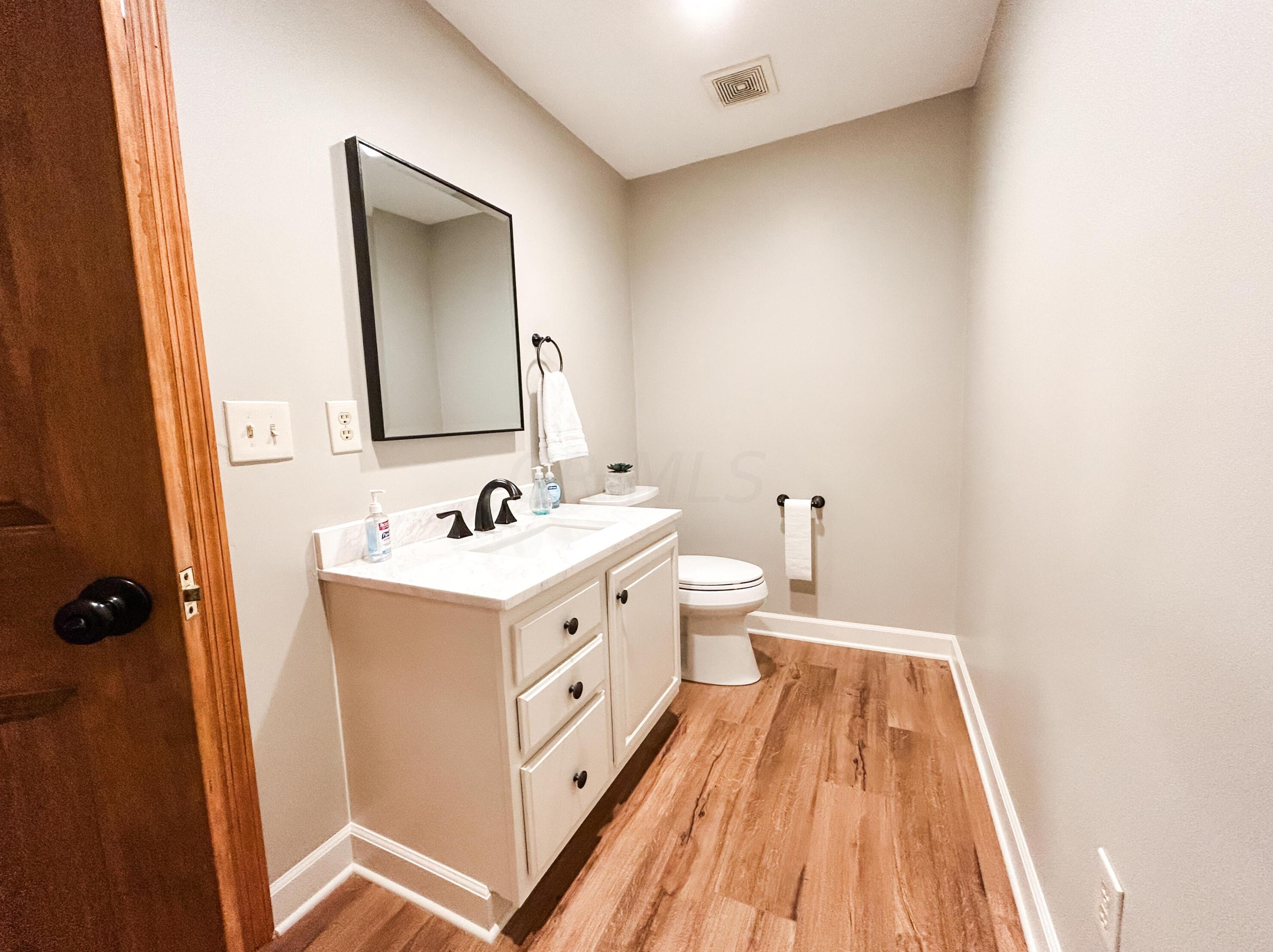 3535 Boathouse Dr, Hilliard OH  43026-7817 exterior