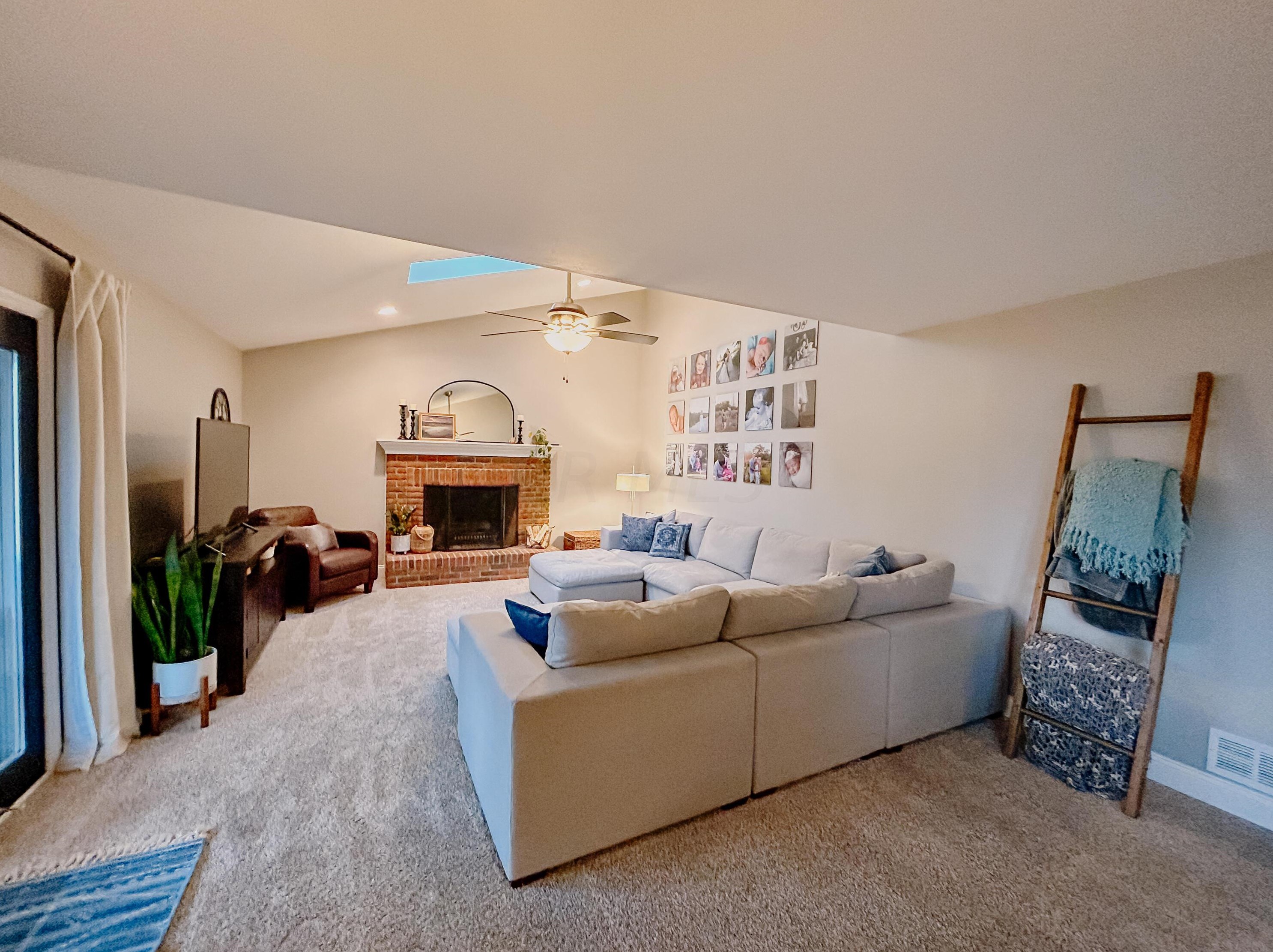 3535 Boathouse Dr, Hilliard OH  43026-7817 exterior