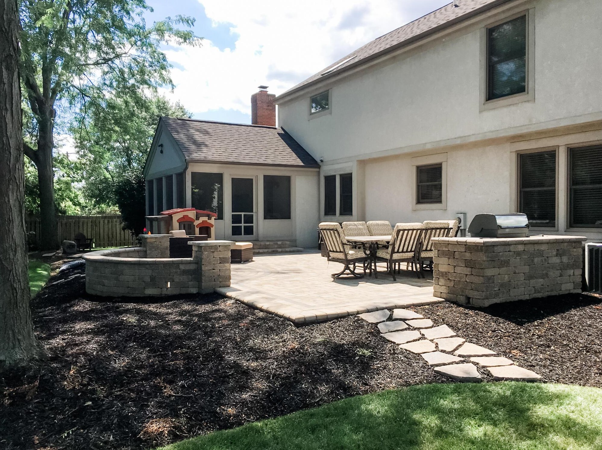 3535 Boathouse Dr, Hilliard OH  43026-7817 exterior