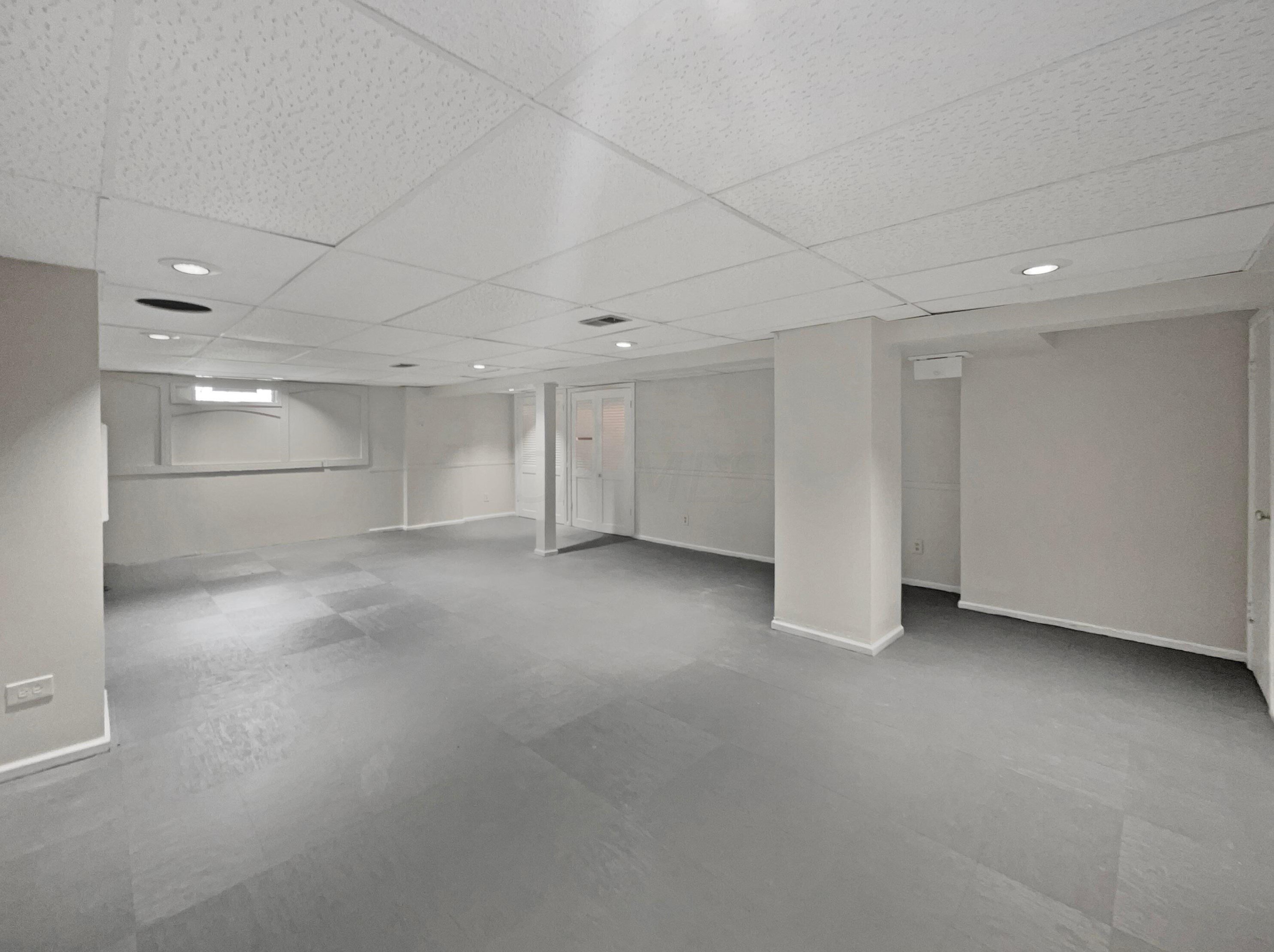 1300 Knollwood Dr, Columbus OH 43232 exterior