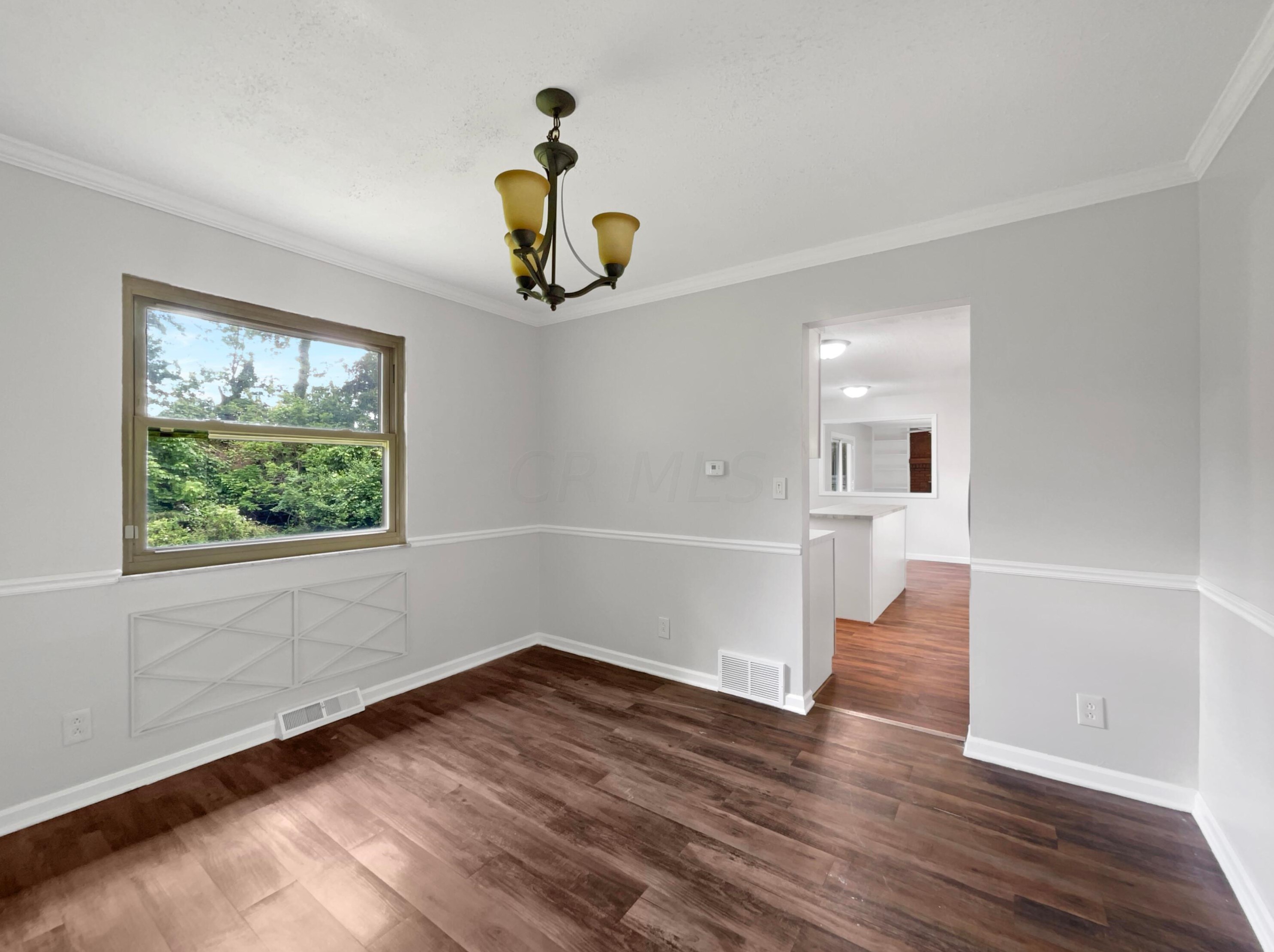 1300 Knollwood Dr, Columbus OH 43232 exterior