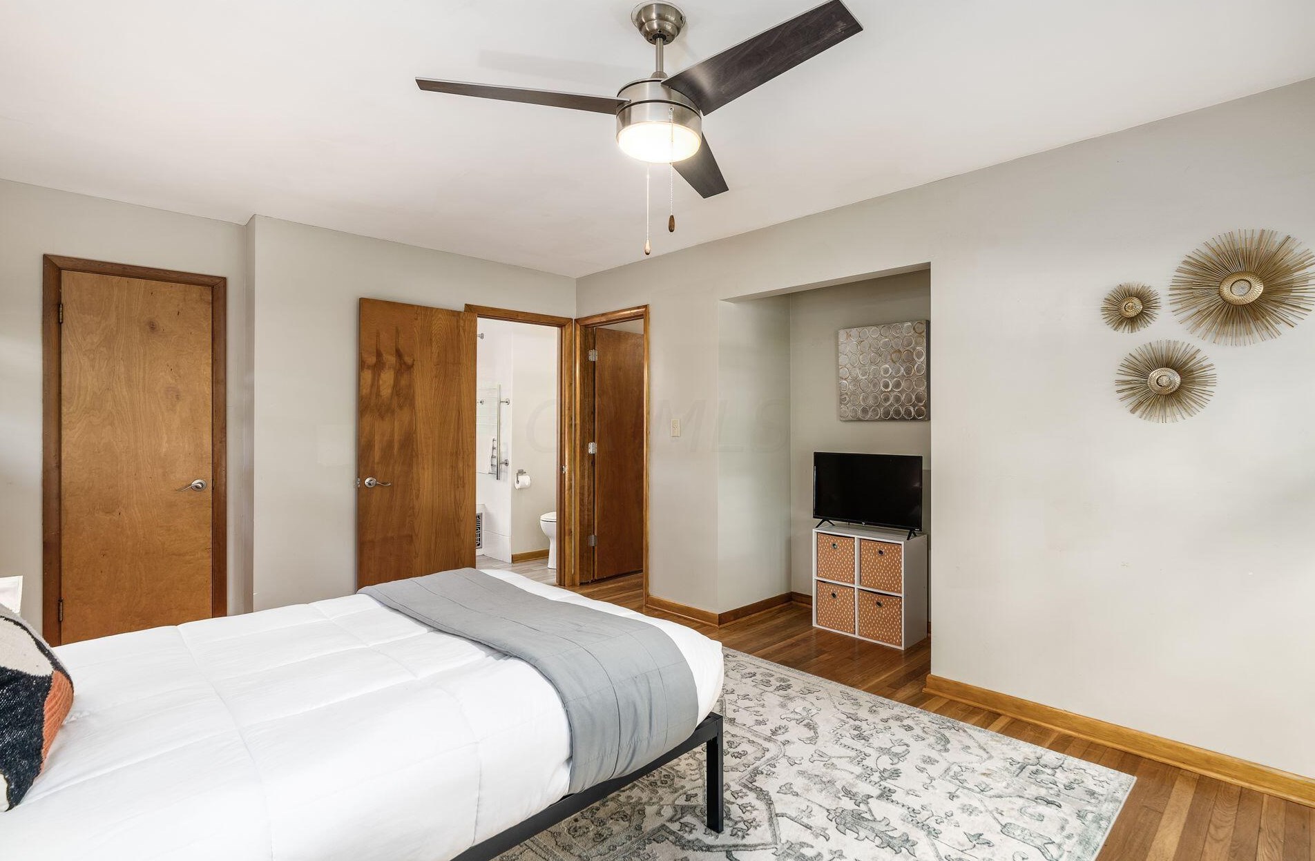 2660 Minerva Lake Rd, Columbus OH  43231-4870 exterior