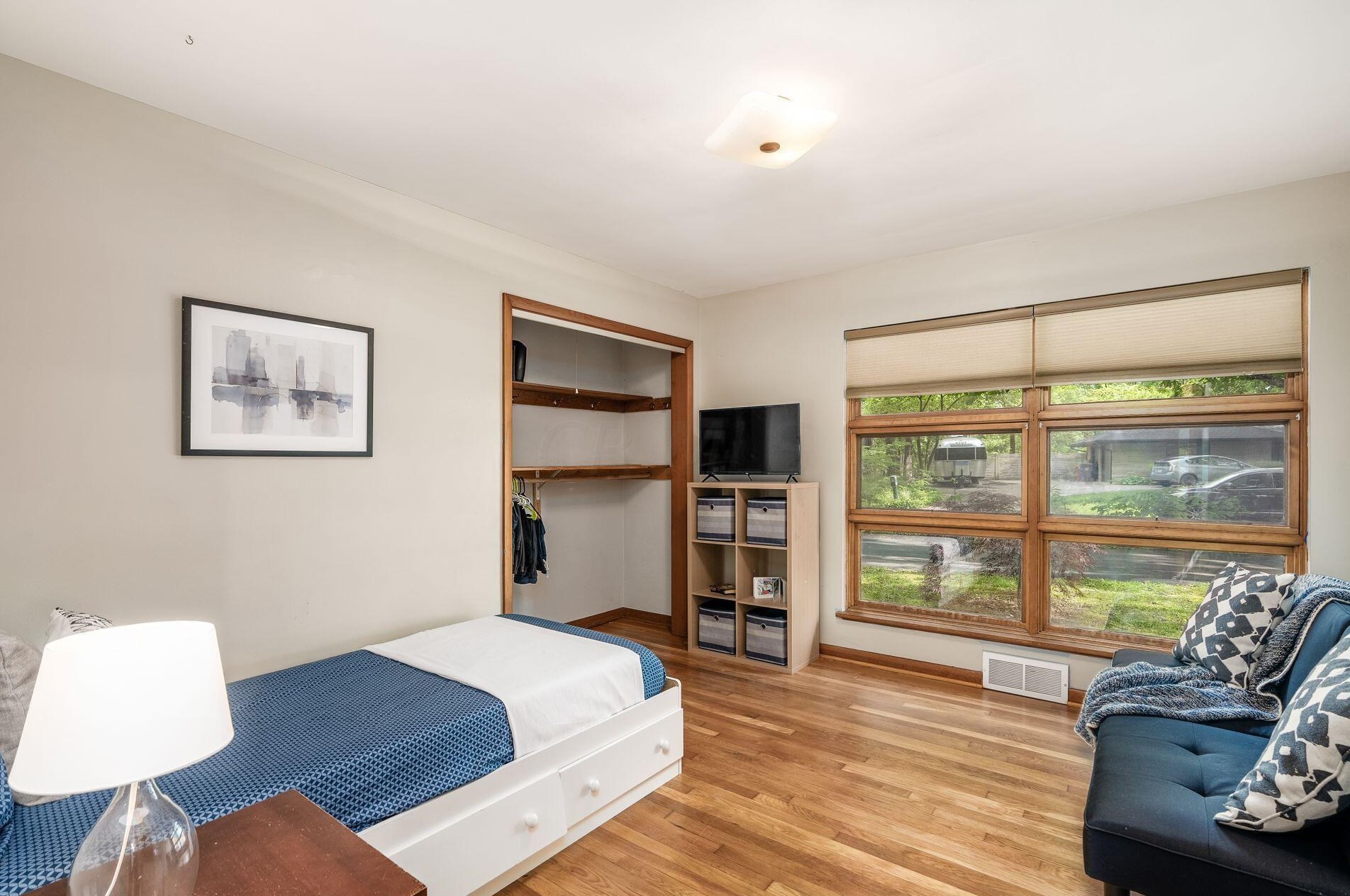 2660 Minerva Lake Rd, Columbus OH  43231-4870 exterior