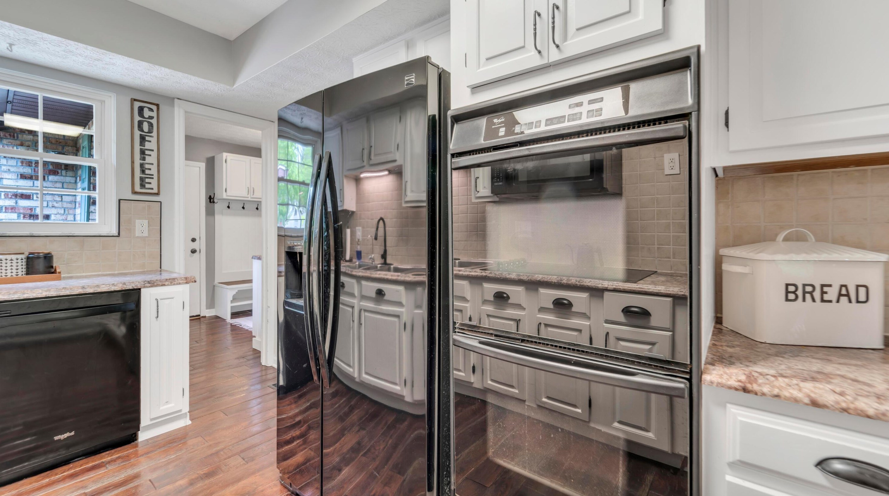 800 Cherry Btm Rd, Columbus OH 43230-2109 exterior