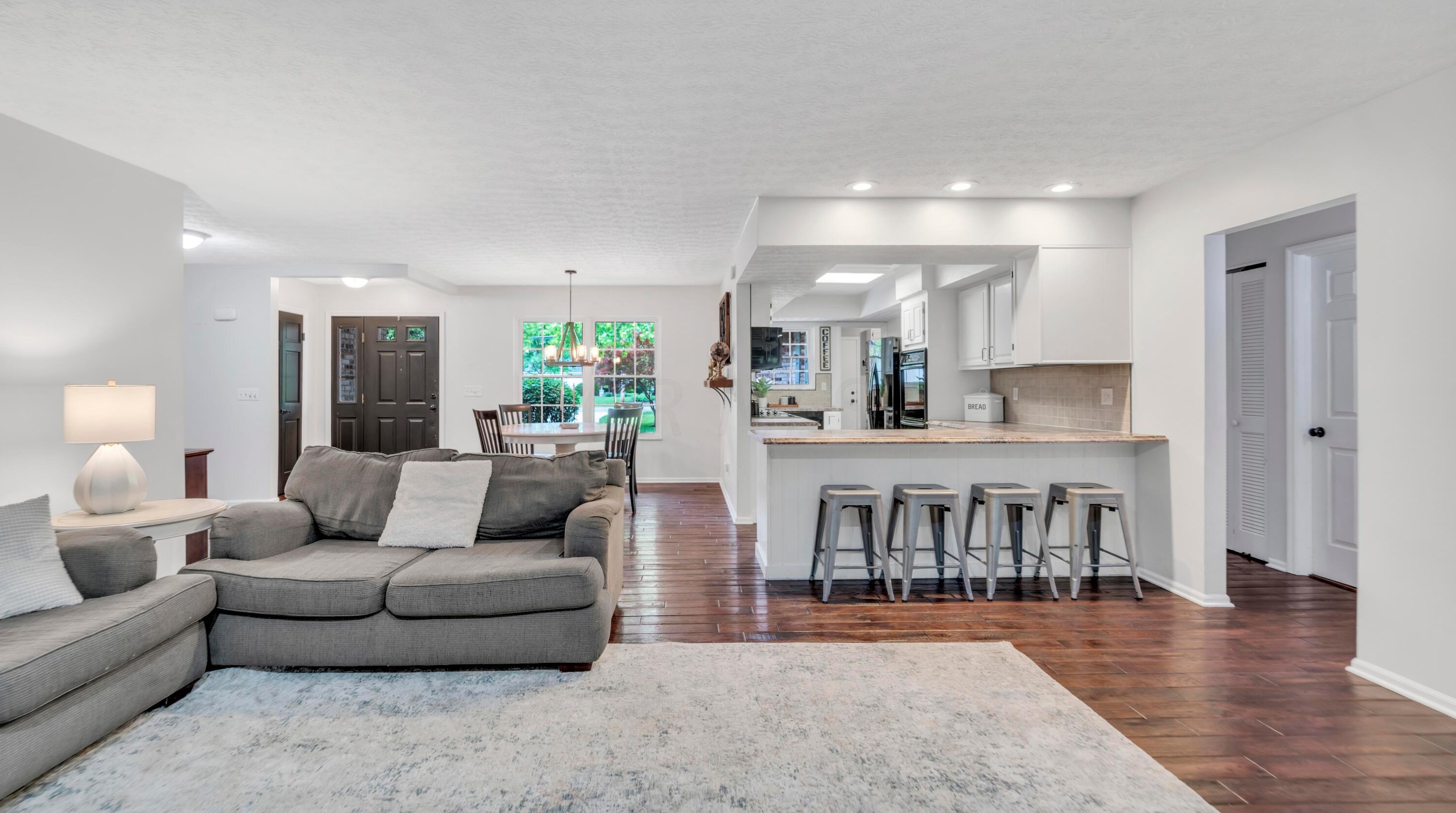 800 Cherry Btm Rd, Columbus OH 43230-2109 exterior