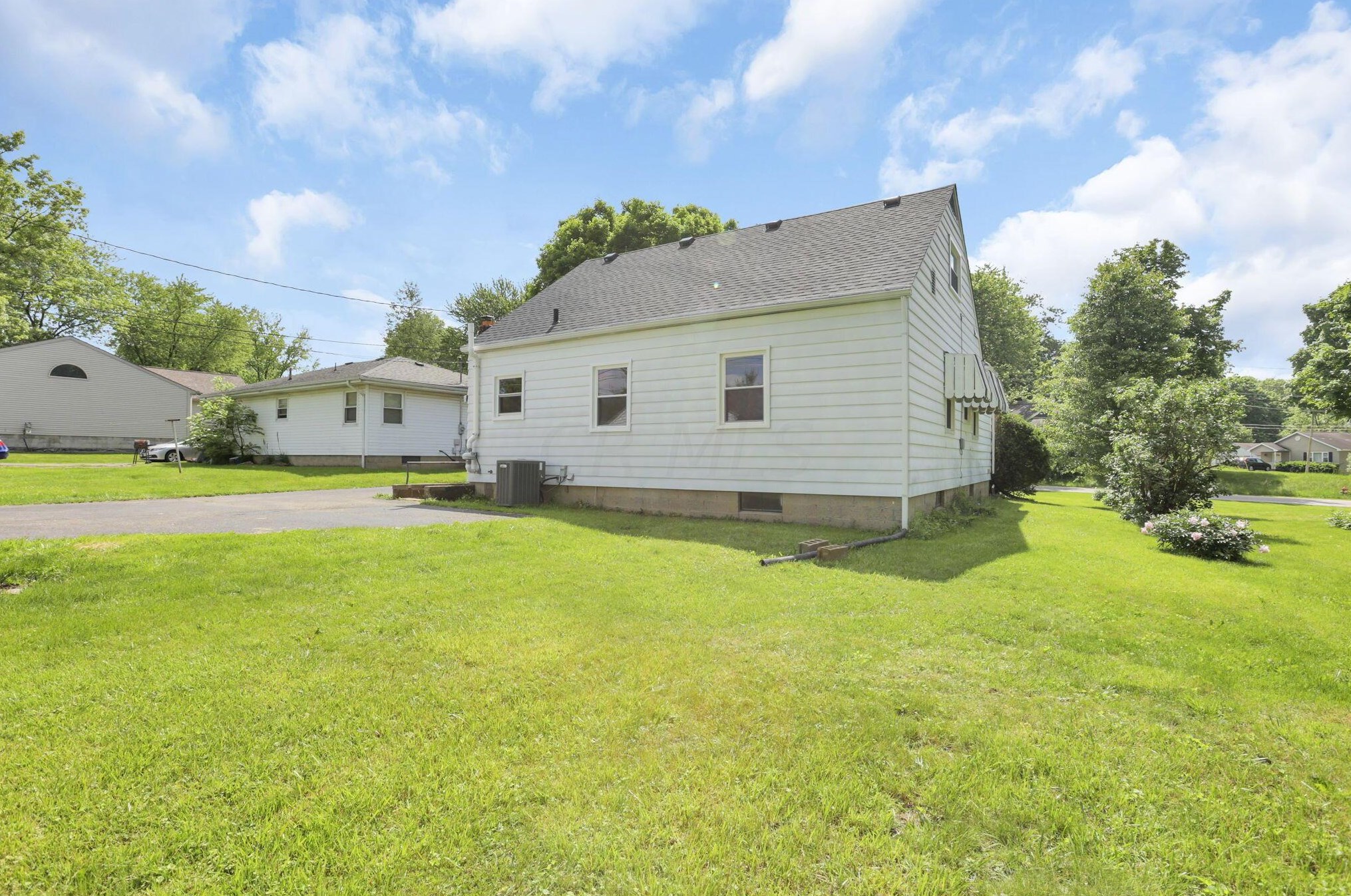 181 Center St, Pickerington OH  43147-1161 exterior