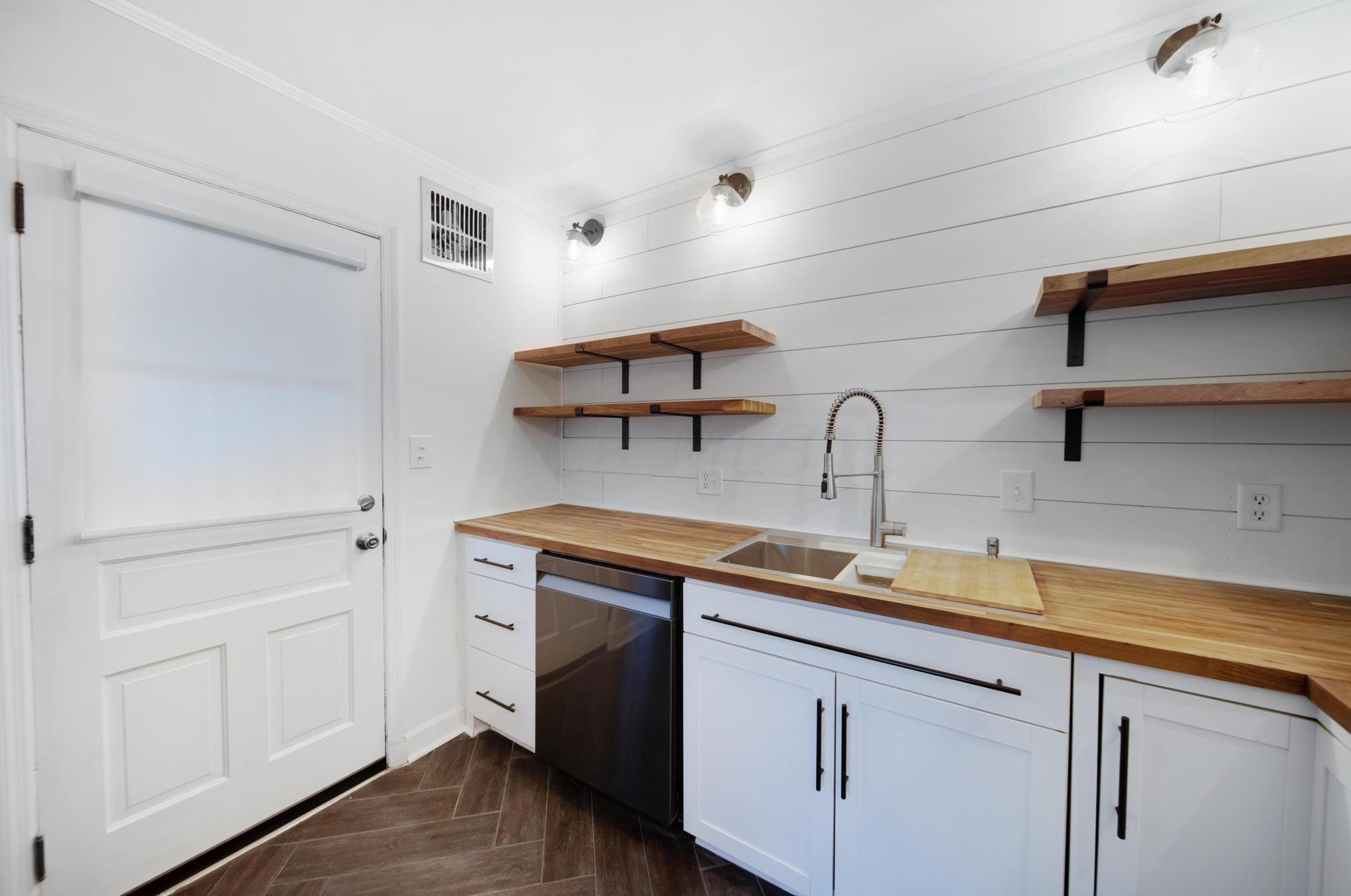 120 Edgevale Rd, Columbus OH 43221-1155 exterior