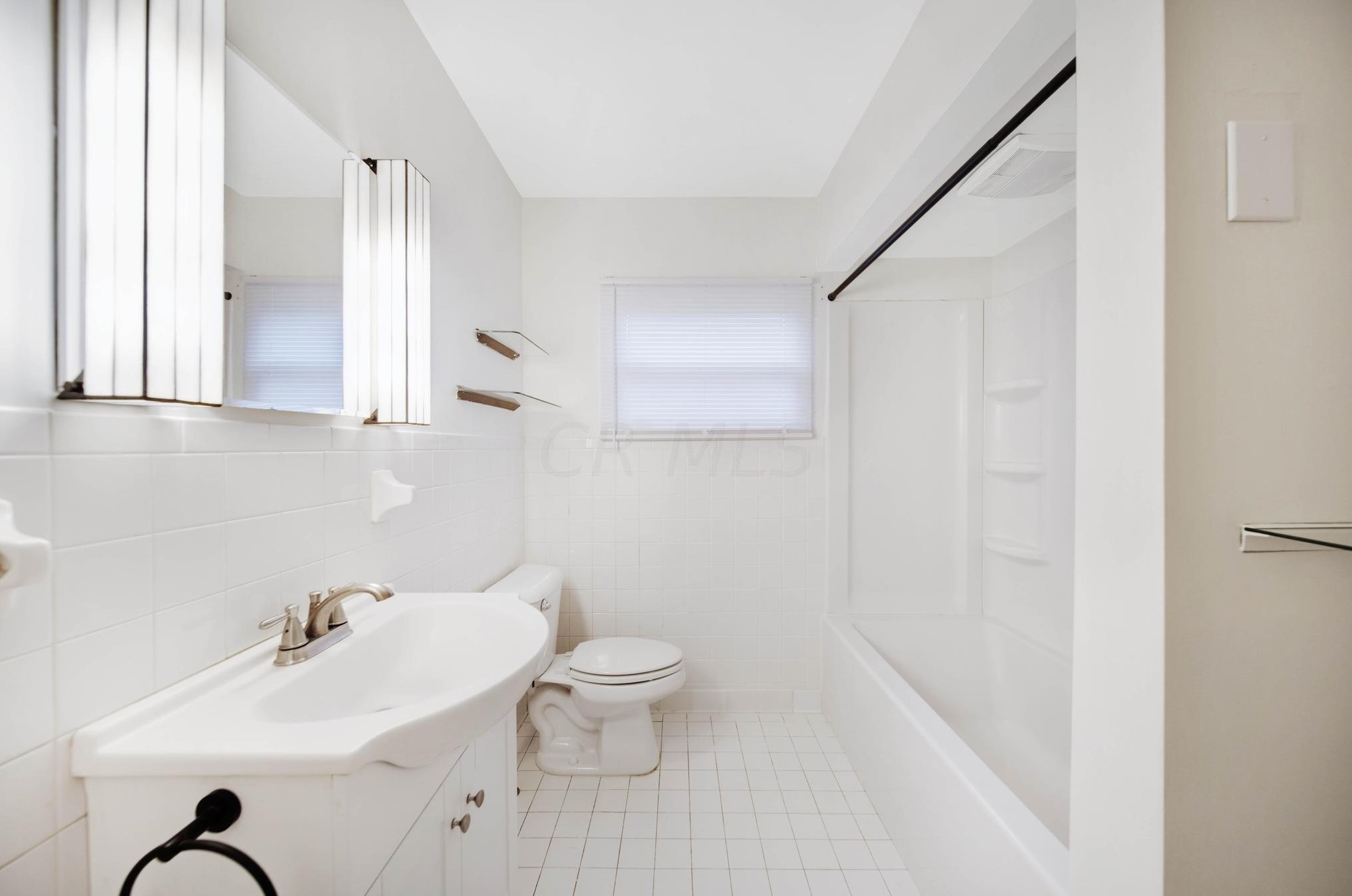 120 Edgevale Rd, Columbus OH 43221-1155 exterior