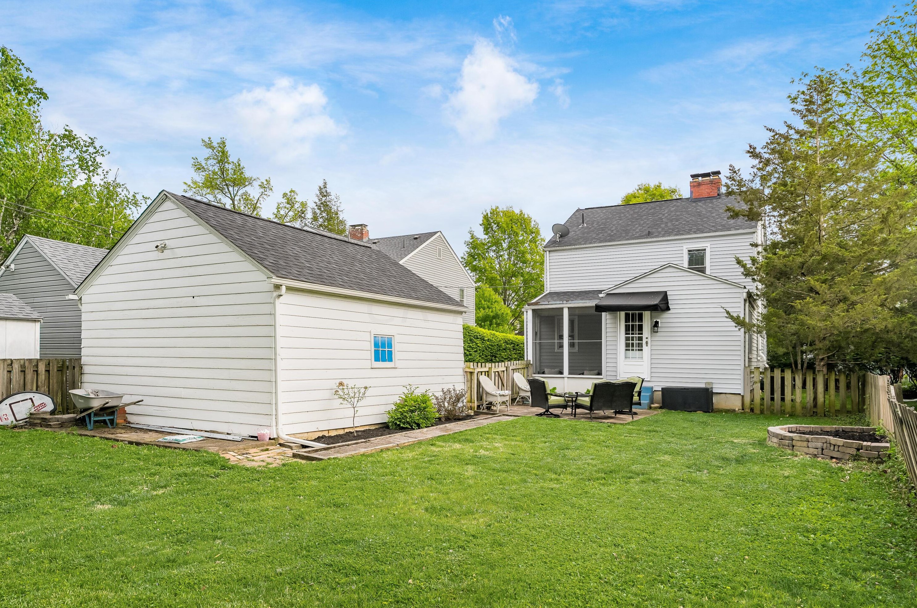 256 Schreyer Pl, Columbus OH  43214-2727 exterior