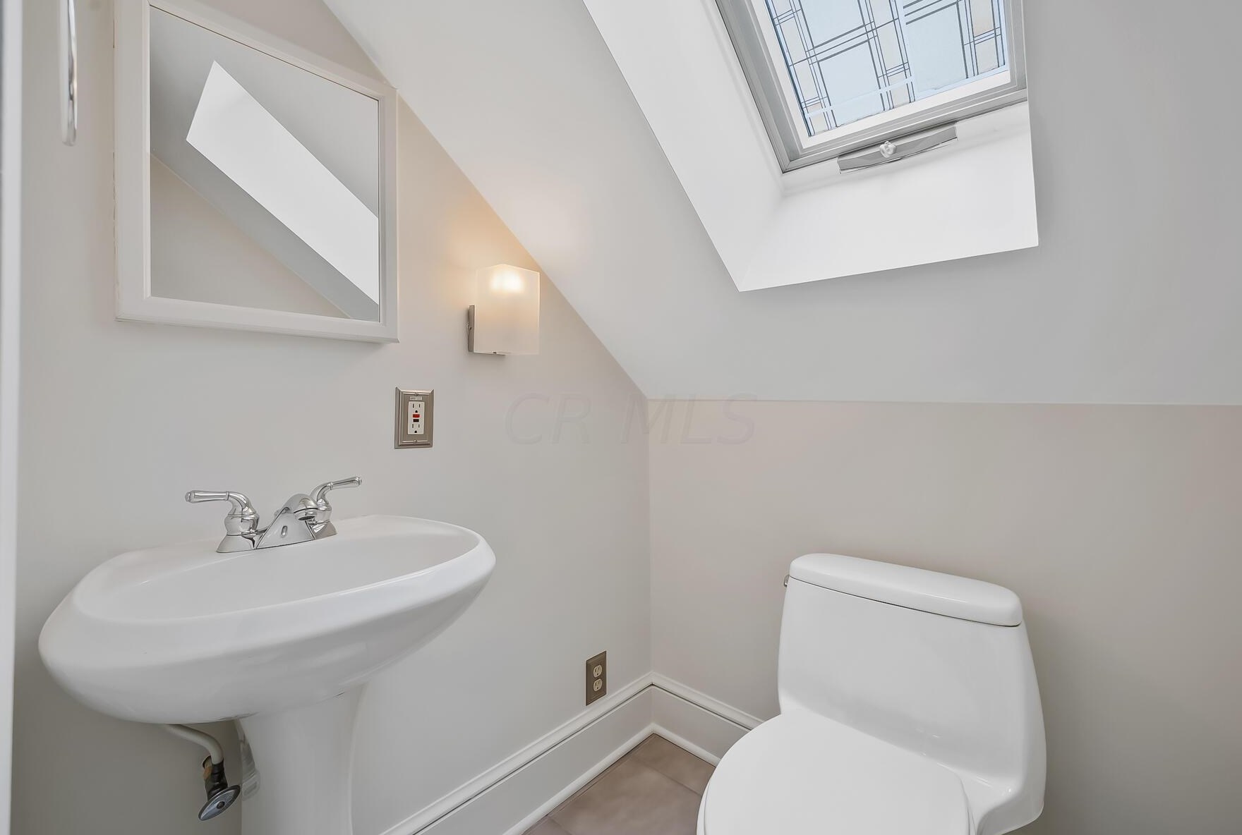 310 Alexander Aly, Columbus OH 43206-2190 exterior