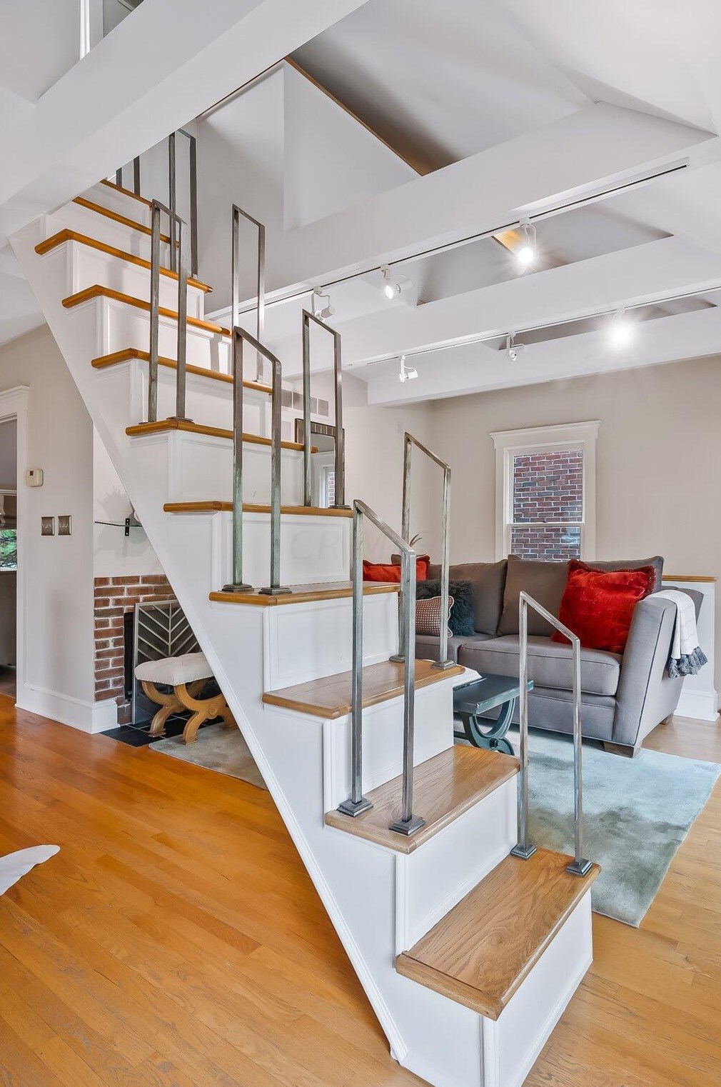 310 Alexander Aly, Columbus OH 43206-2190 exterior