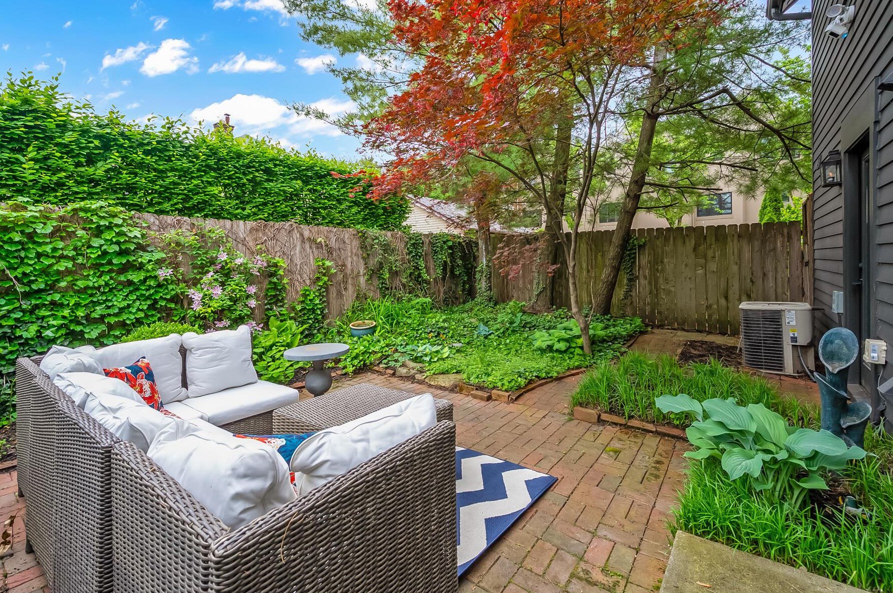 310 Alexander Aly, Columbus OH 43206-2190 exterior