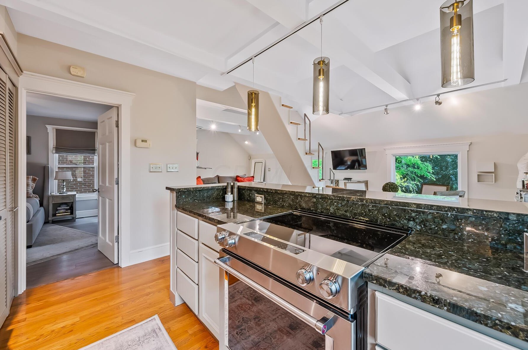 310 Alexander Aly, Columbus OH 43206-2190 exterior