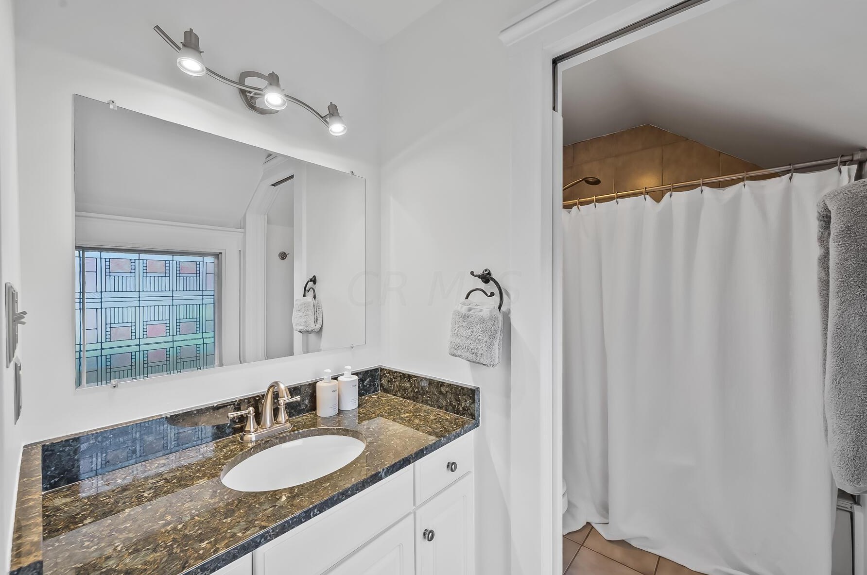 310 Alexander Aly, Columbus OH 43206-2190 exterior