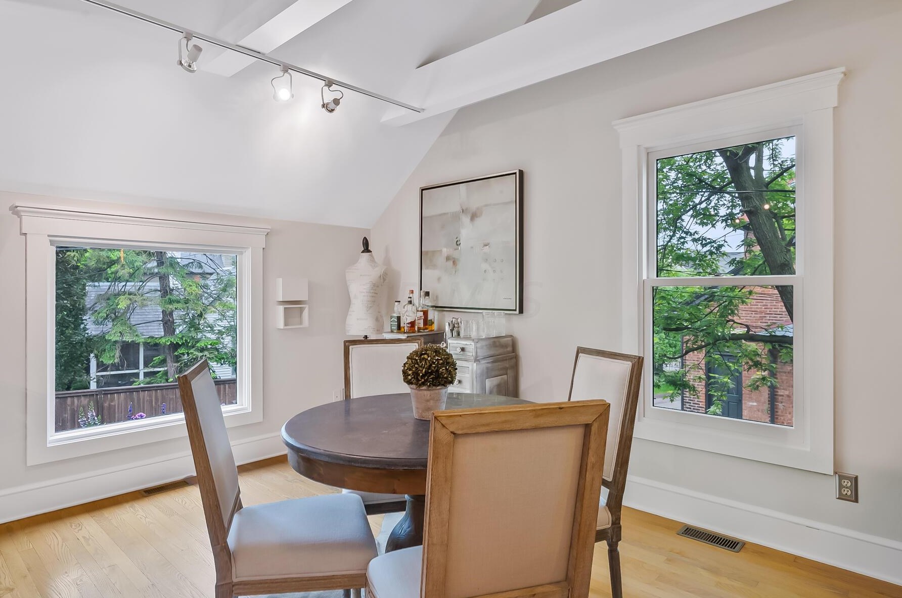 310 Alexander Aly, Columbus OH 43206-2190 exterior