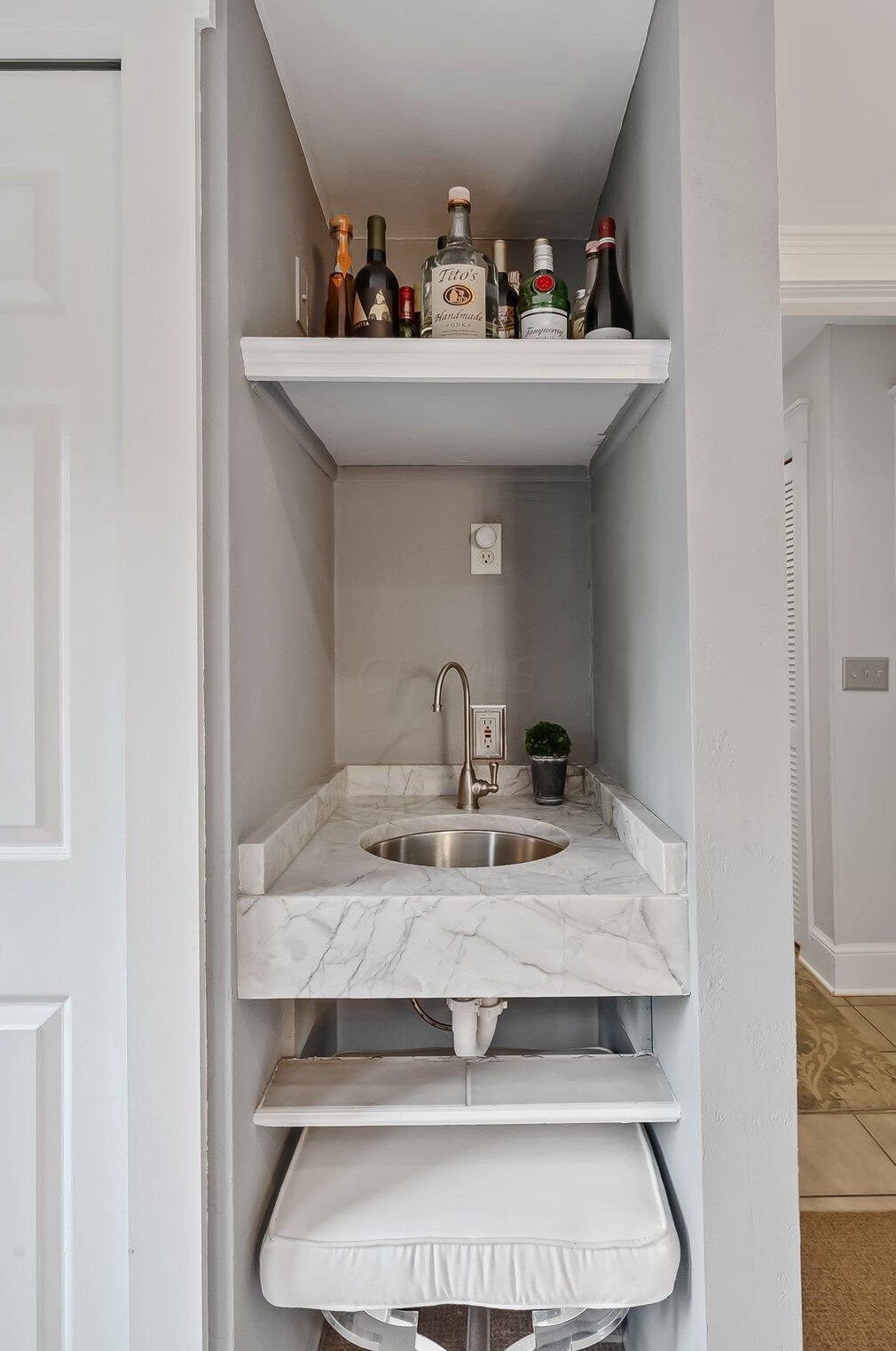 310 Alexander Aly, Columbus OH 43206-2190 exterior