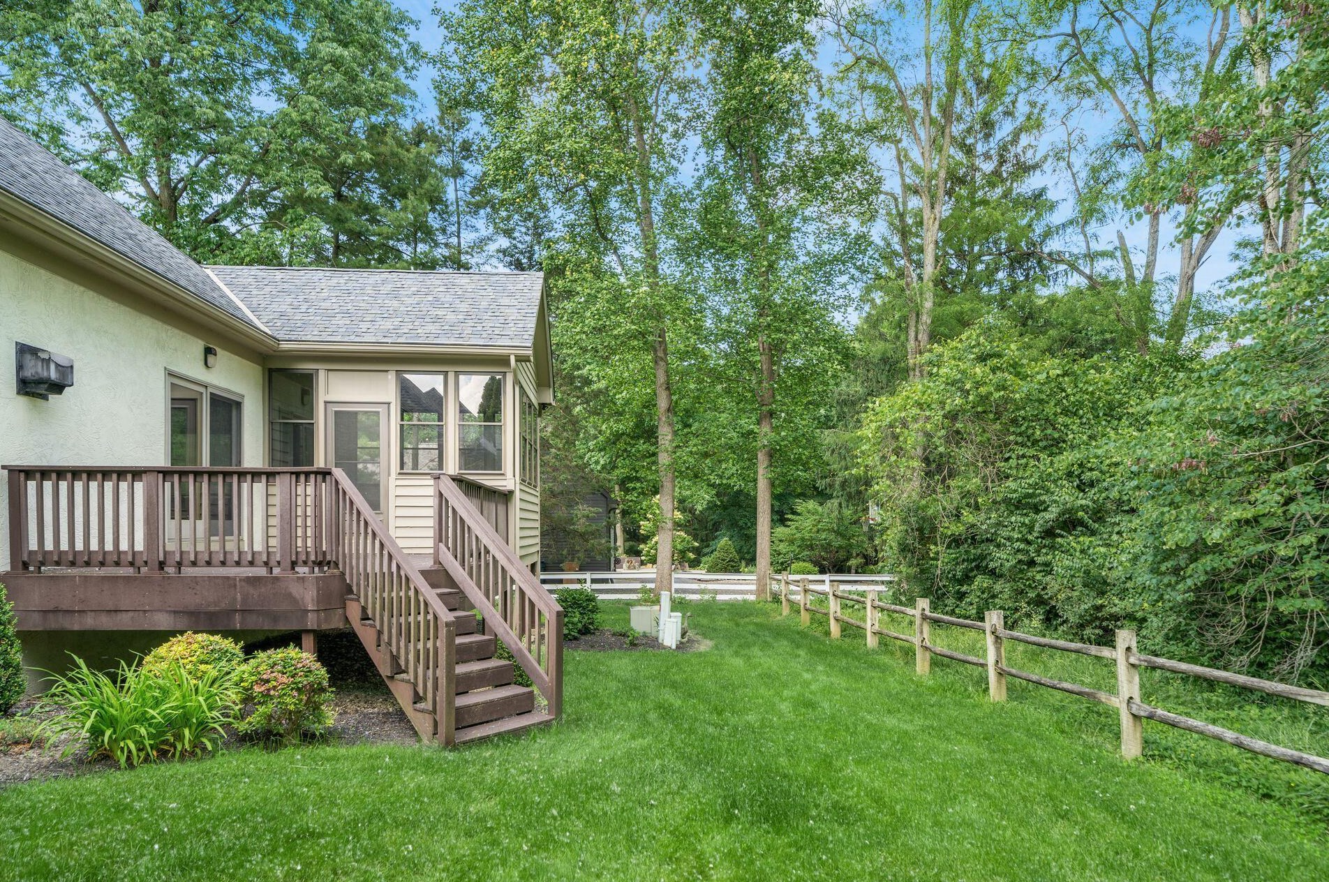 5258 Lola Way, Columbus OH 43235-3478 exterior