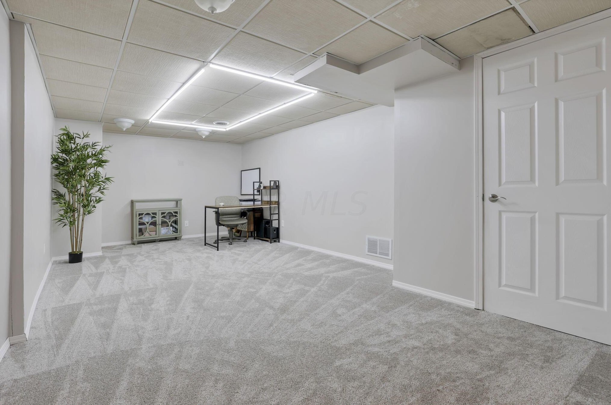 5959 Cape Coral Ln, Hilliard OH  43026-9793 exterior