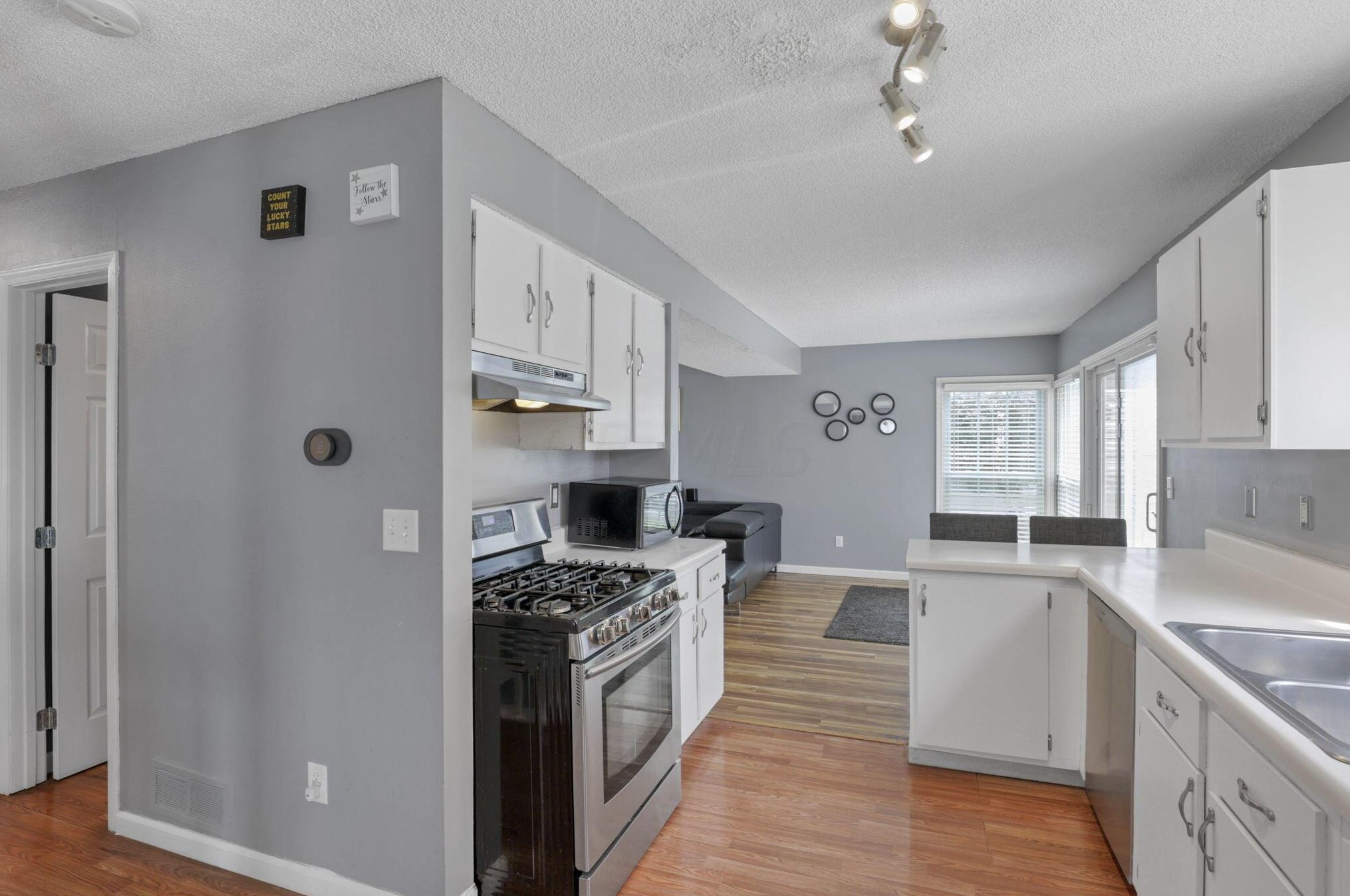 5959 Cape Coral Ln, Hilliard OH  43026-9793 exterior