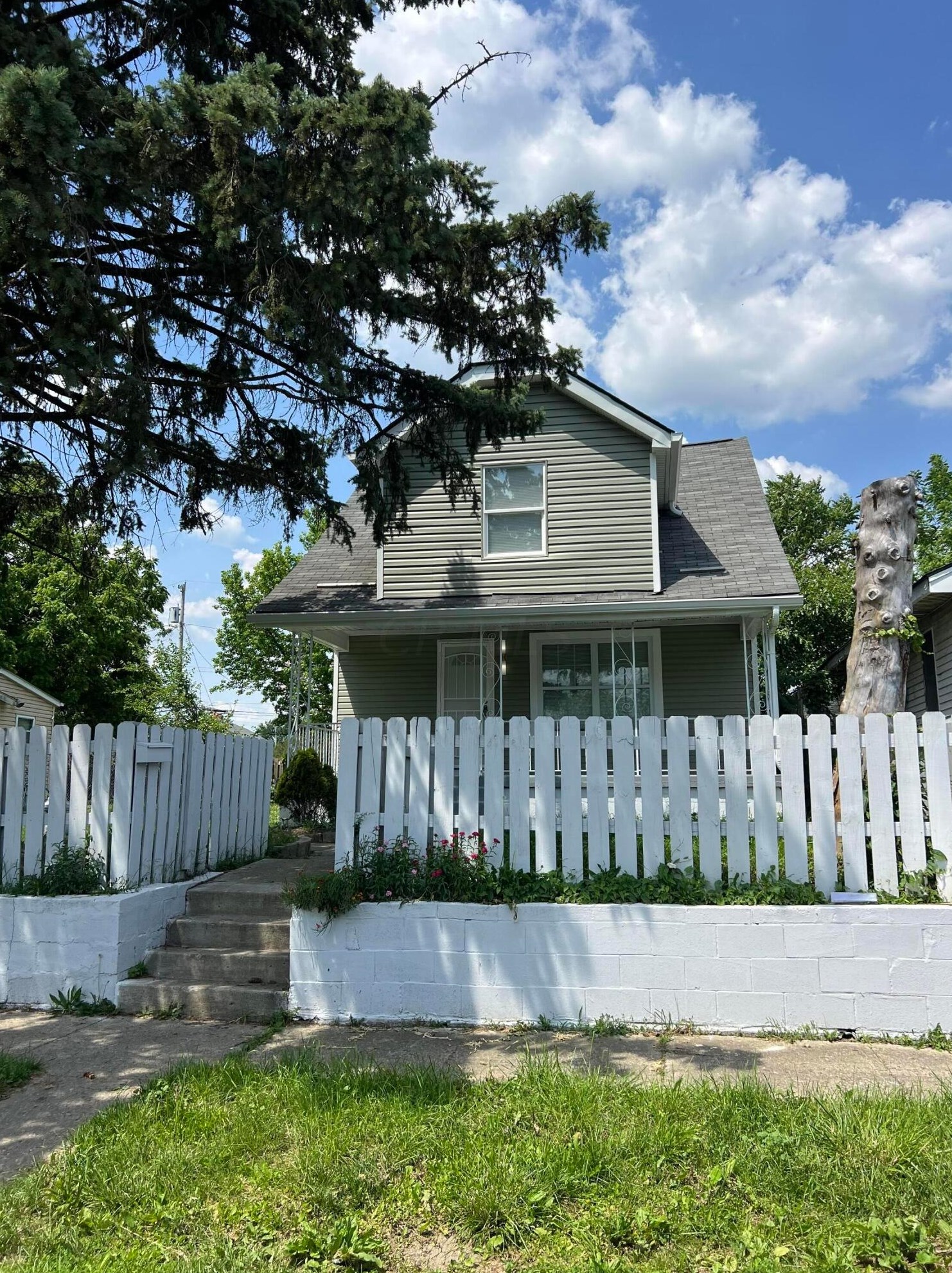 1010 Olmstead Ave, Columbus OH 43201-3023 exterior