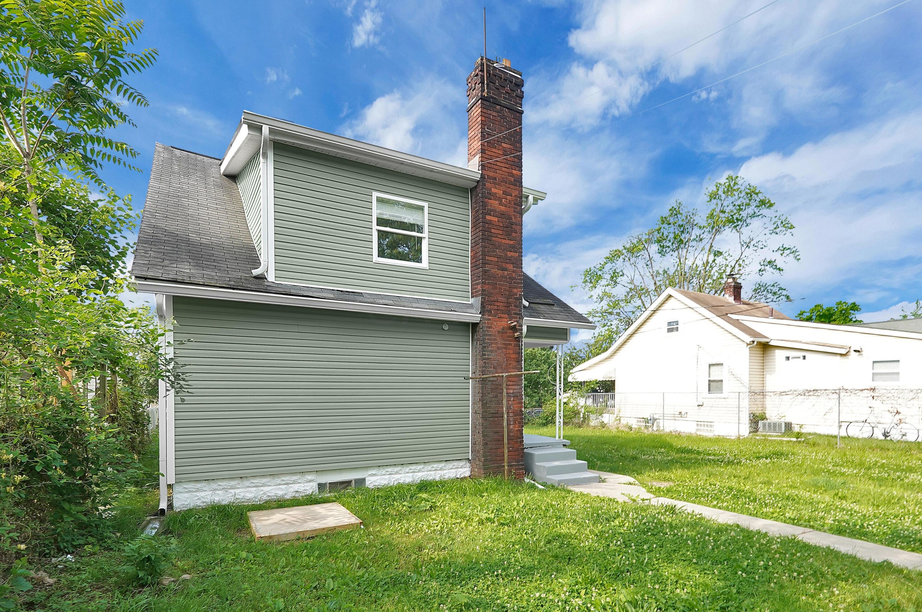 1010 Olmstead Ave, Columbus OH 43201-3023 exterior