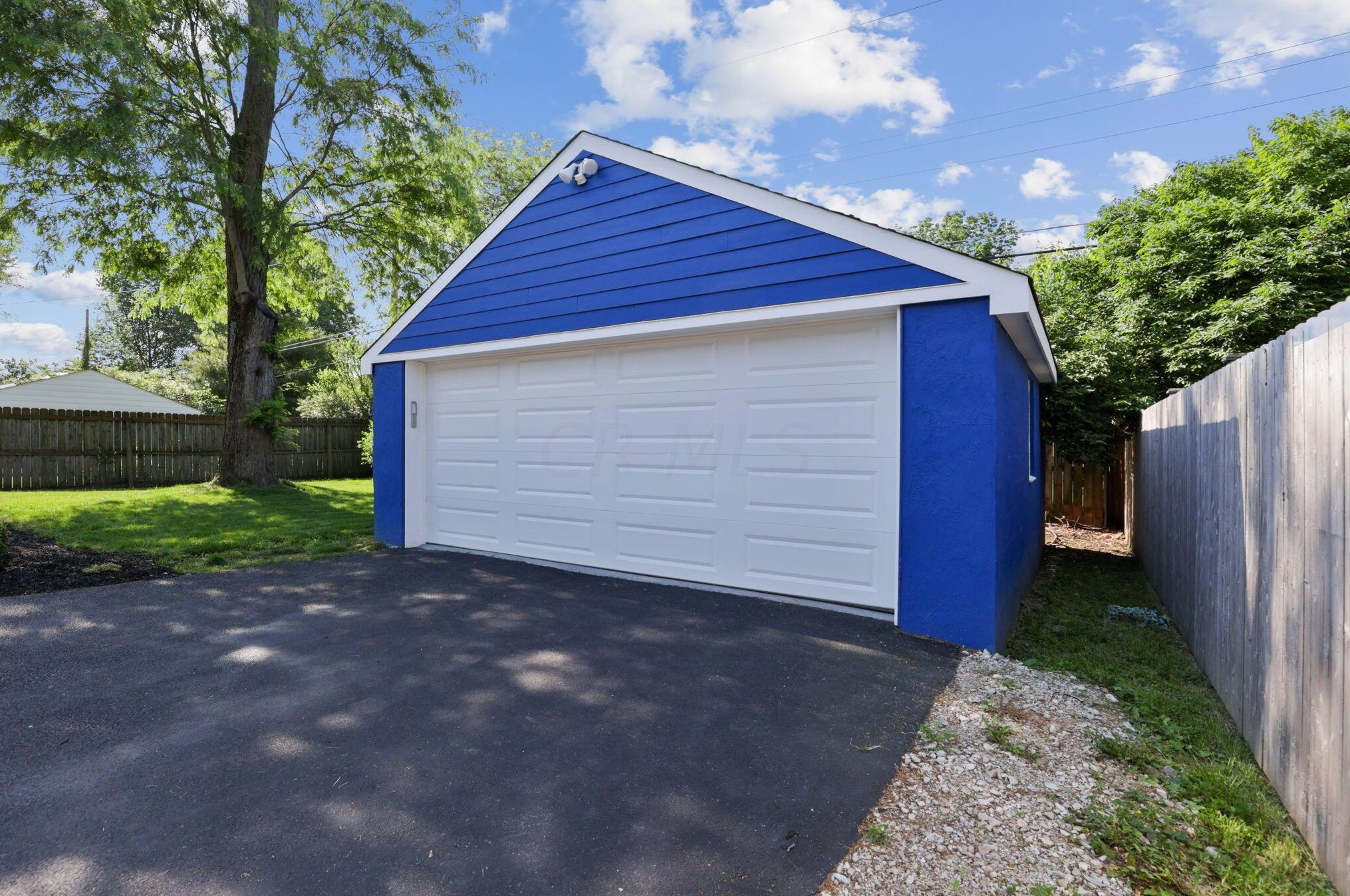 2225 Edgevale Rd, Columbus OH 43221-1162 exterior