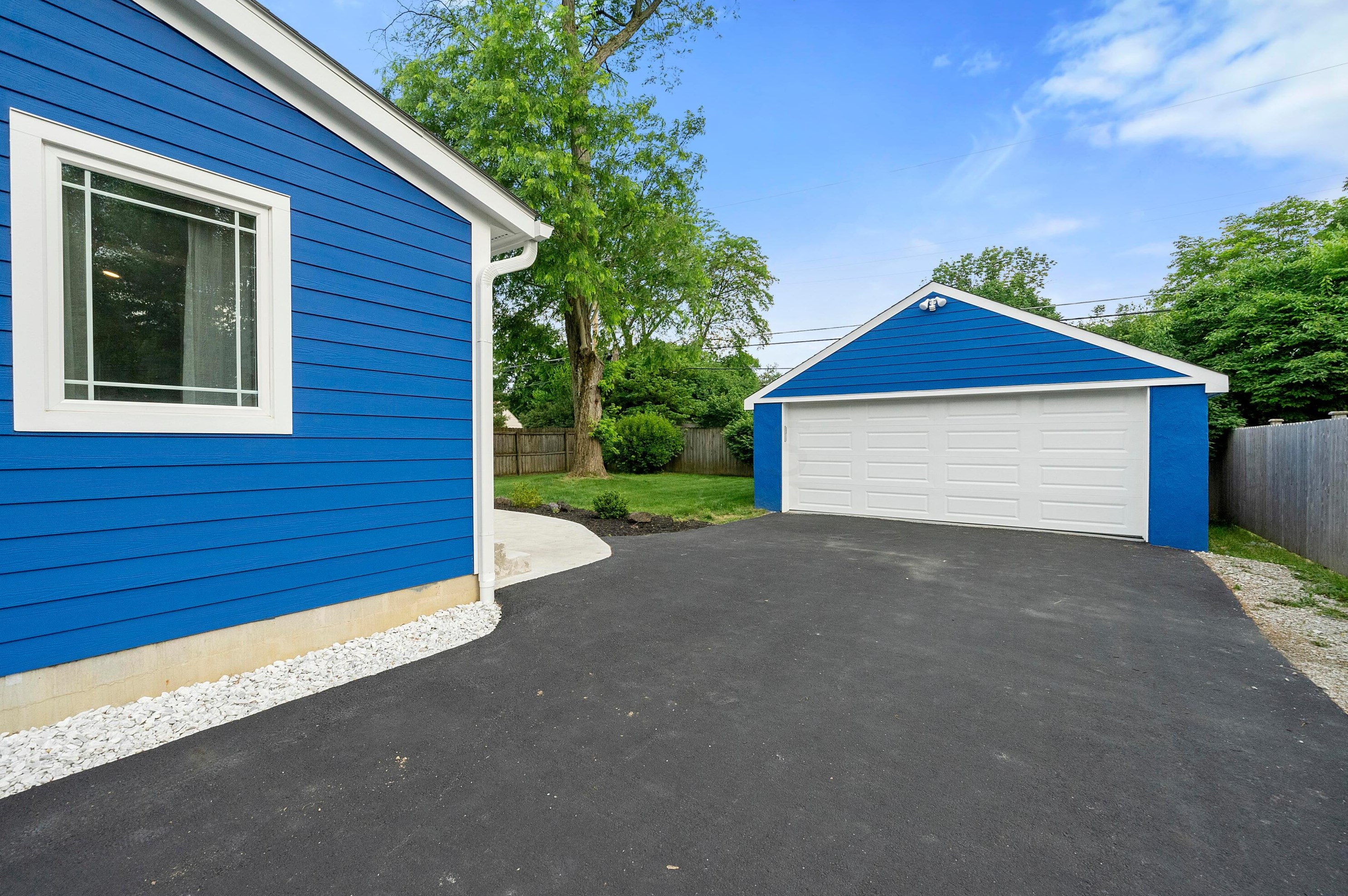 2225 Edgevale Rd, Columbus OH 43221-1162 exterior