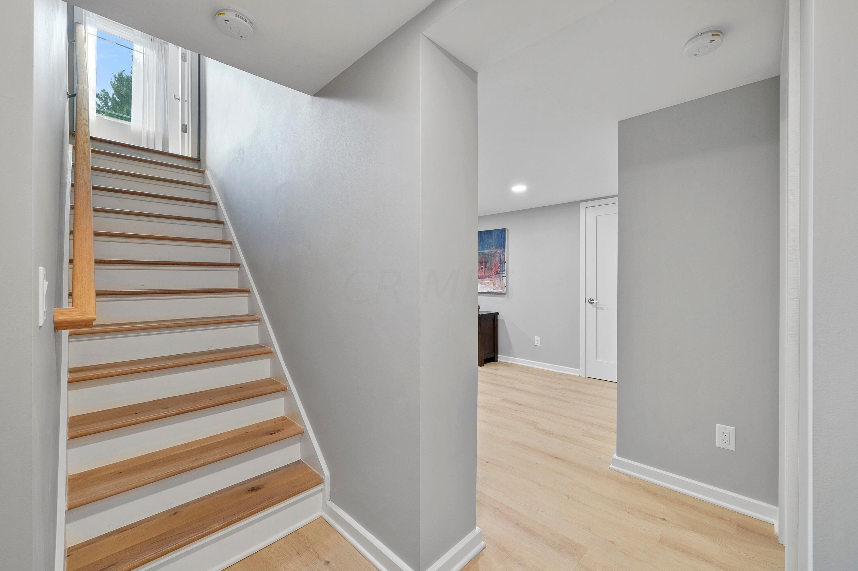 2225 Edgevale Rd, Columbus OH 43221-1162 exterior