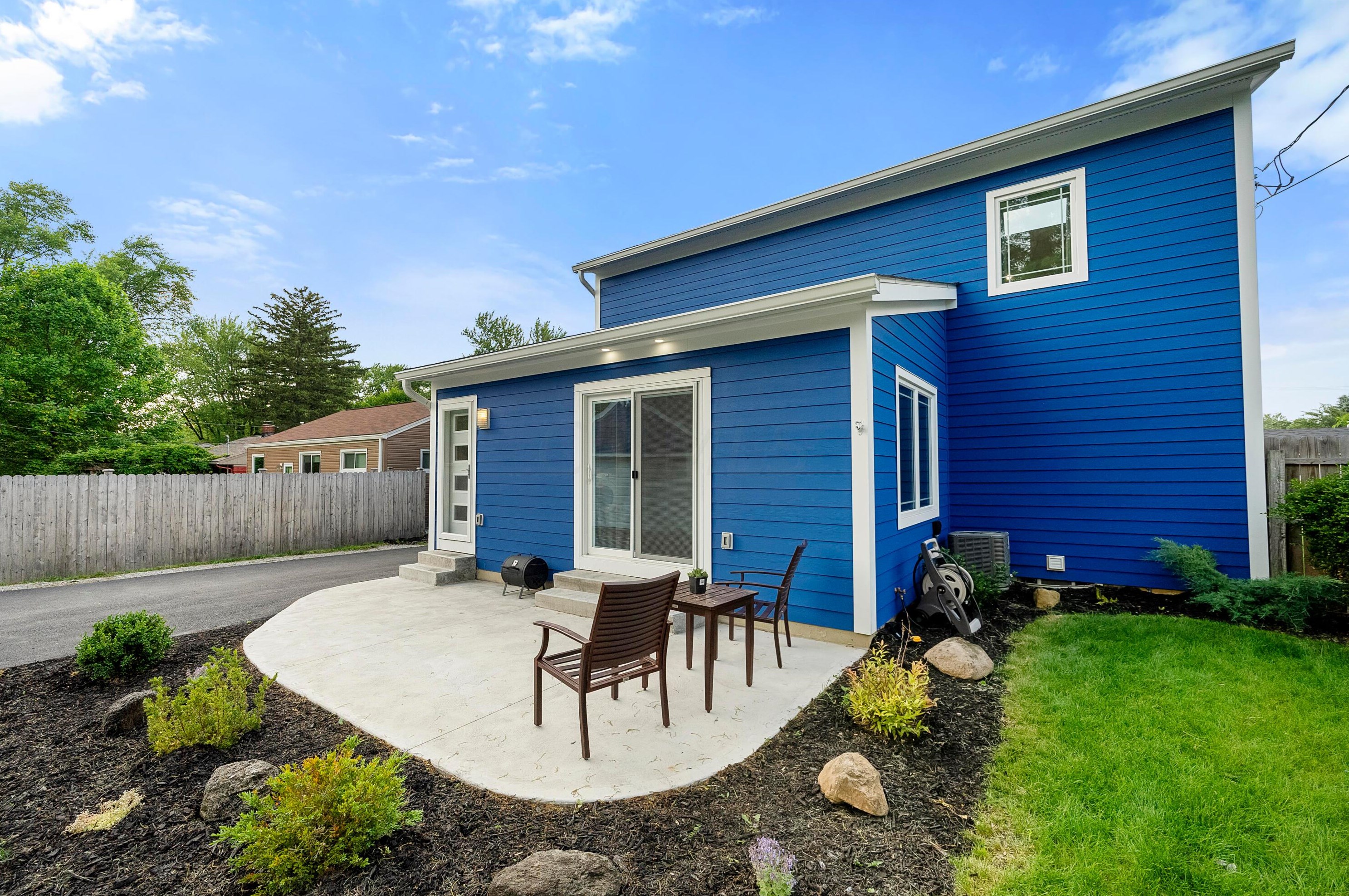 2225 Edgevale Rd, Columbus OH 43221-1162 exterior